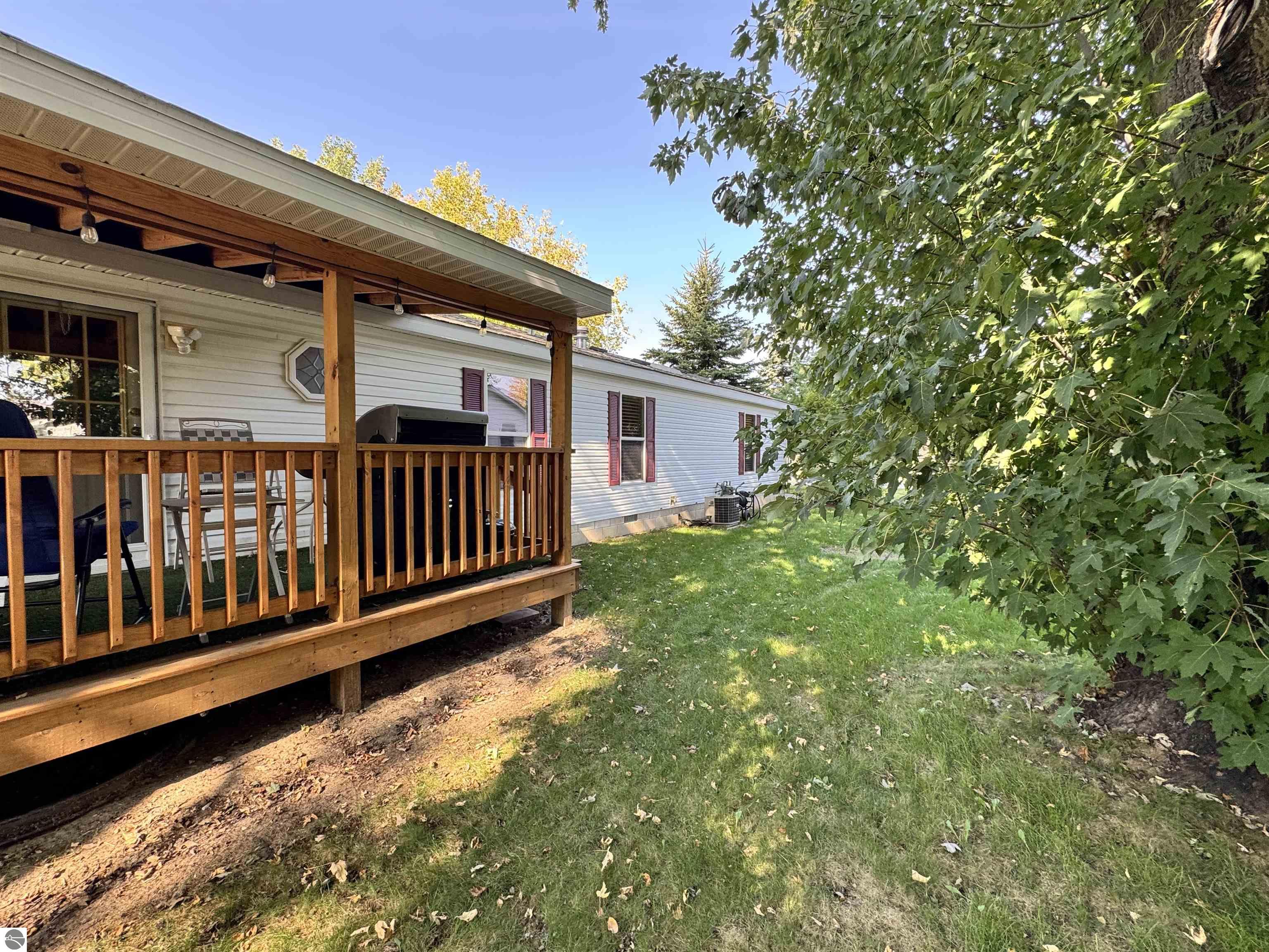 1110 Hemlock Street, Clare, MI 48617 — Photo 8
