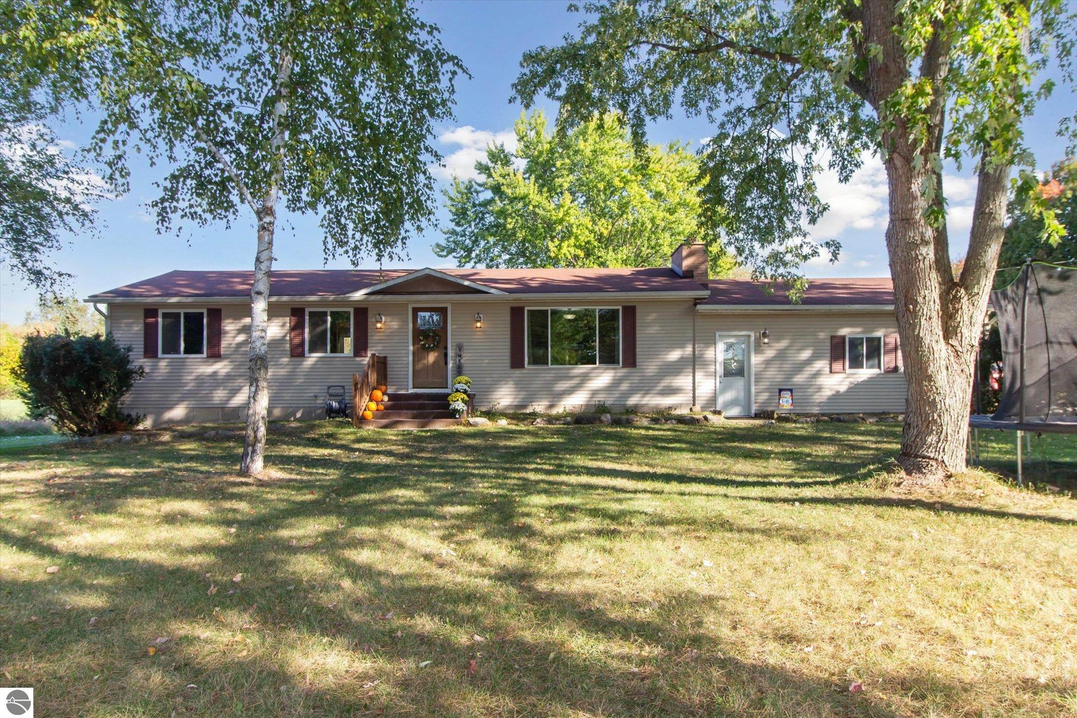 10310 W Lincoln Road, Riverdale, MI 48877 — Photo 2
