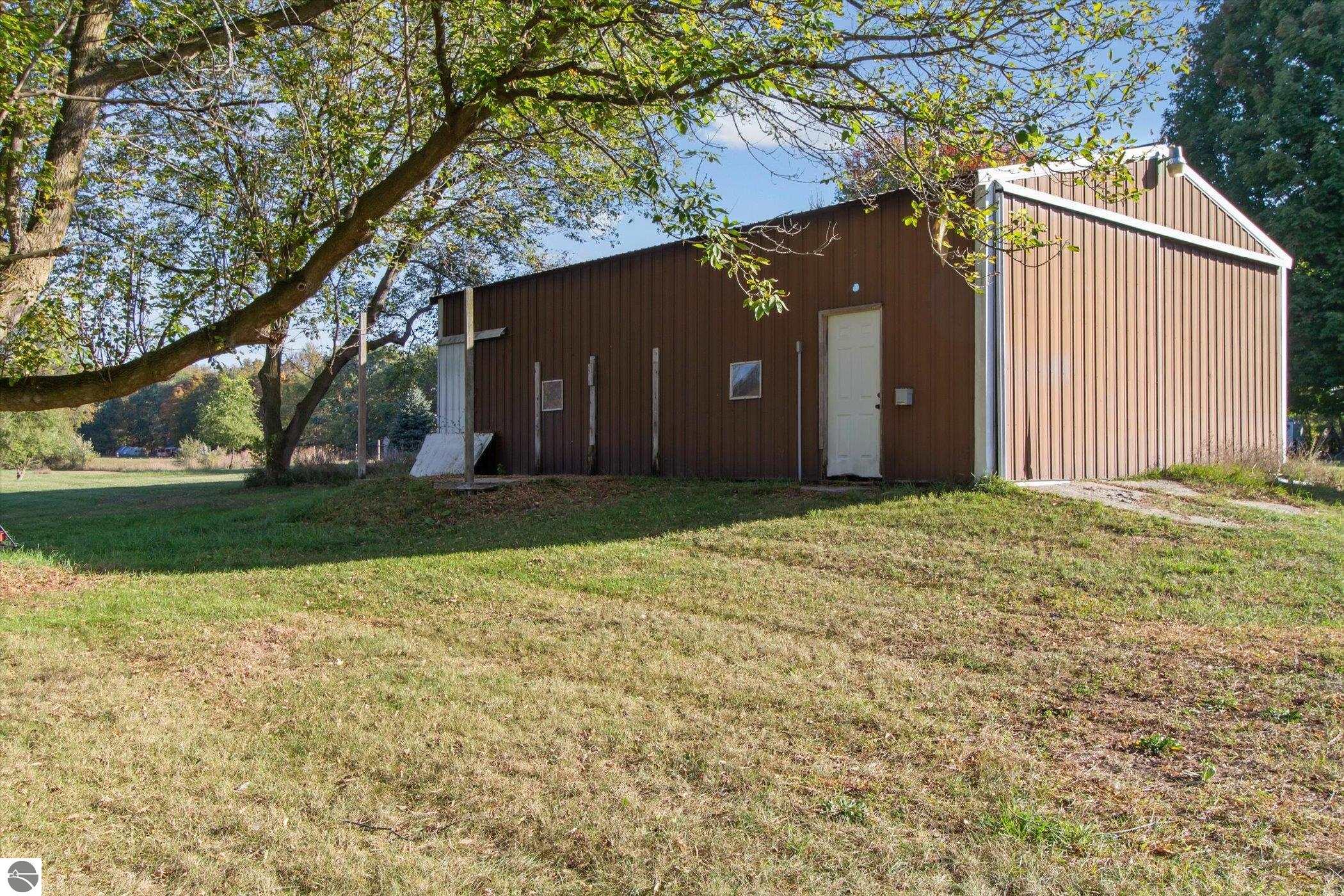 10310 W Lincoln Road, Riverdale, MI 48877 — Photo 43