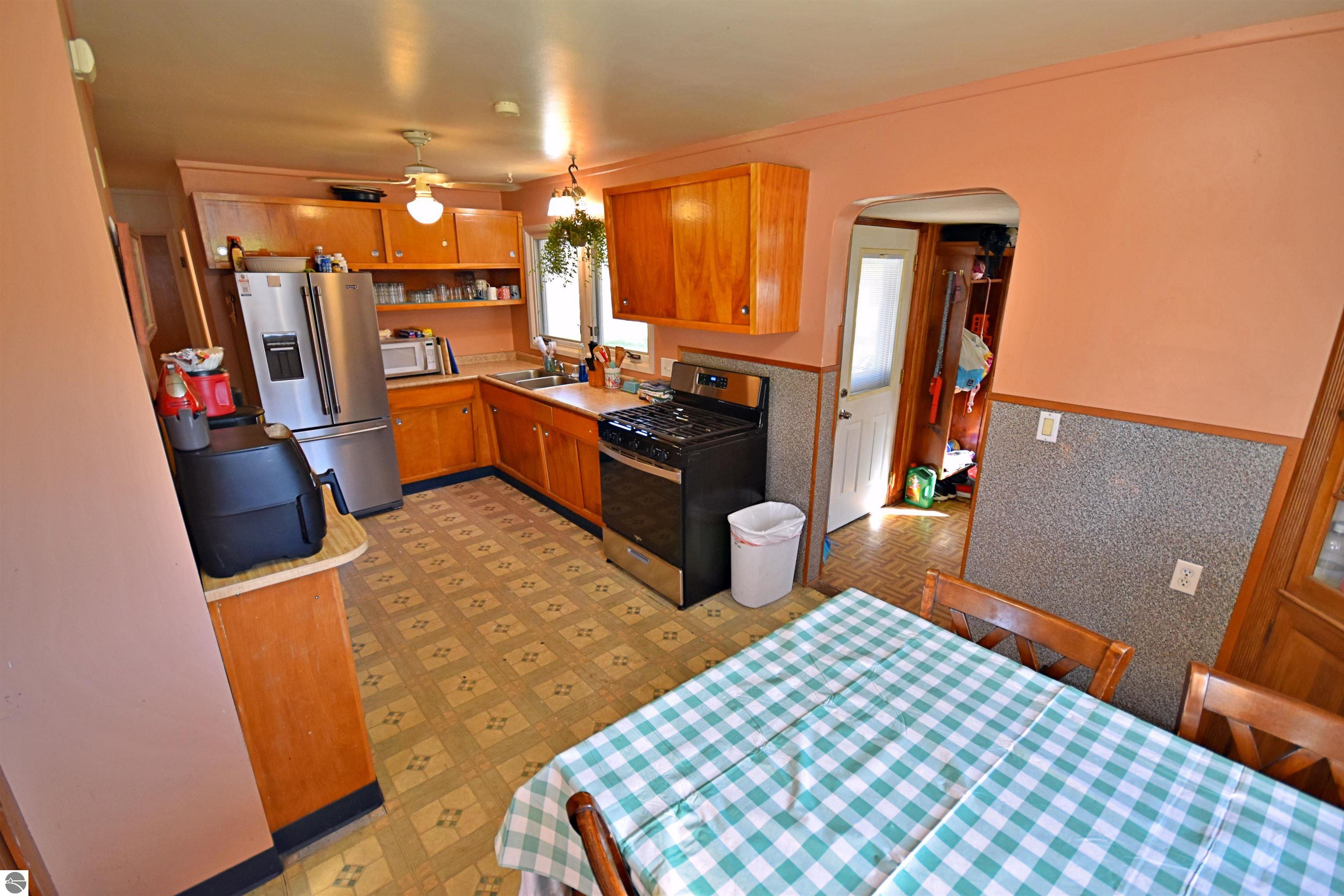 719 S Lakeshore Drive, Lake City, MI 49651 — Photo 21