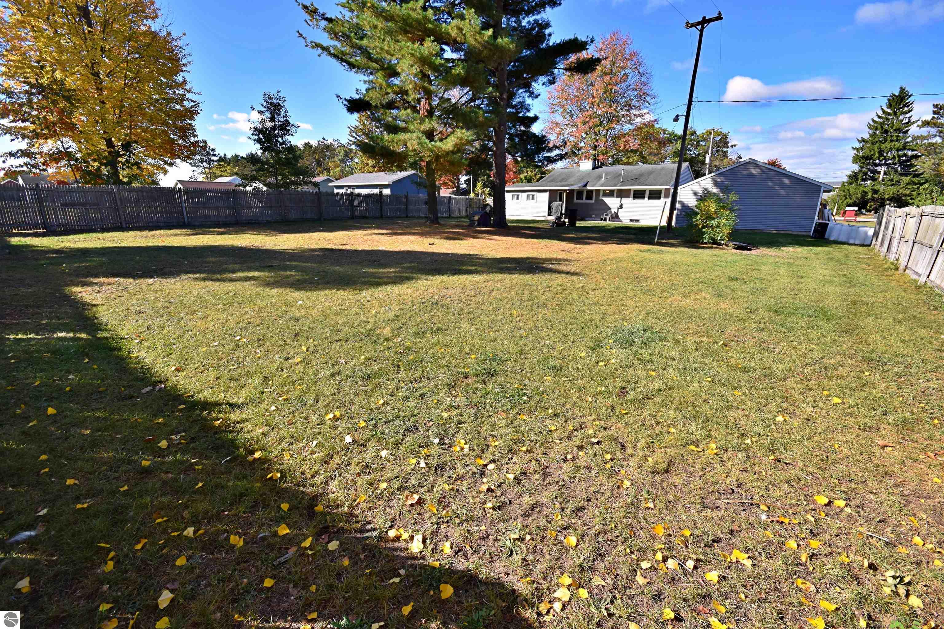 719 S Lakeshore Drive, Lake City, MI 49651 — Photo 8