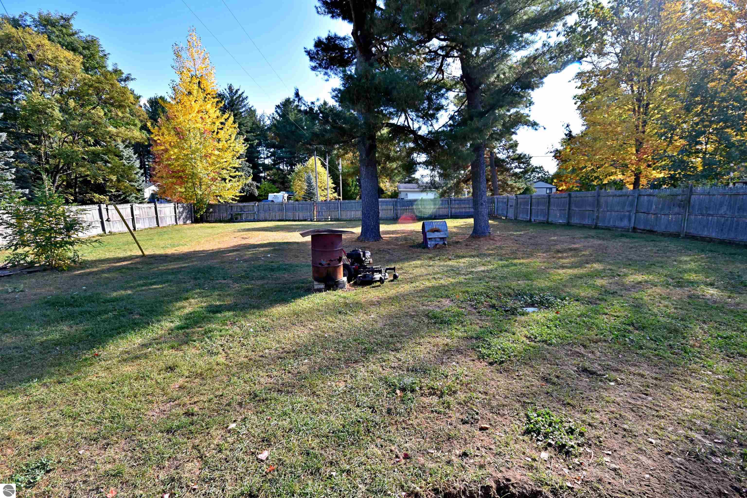 719 S Lakeshore Drive, Lake City, MI 49651 — Photo 9