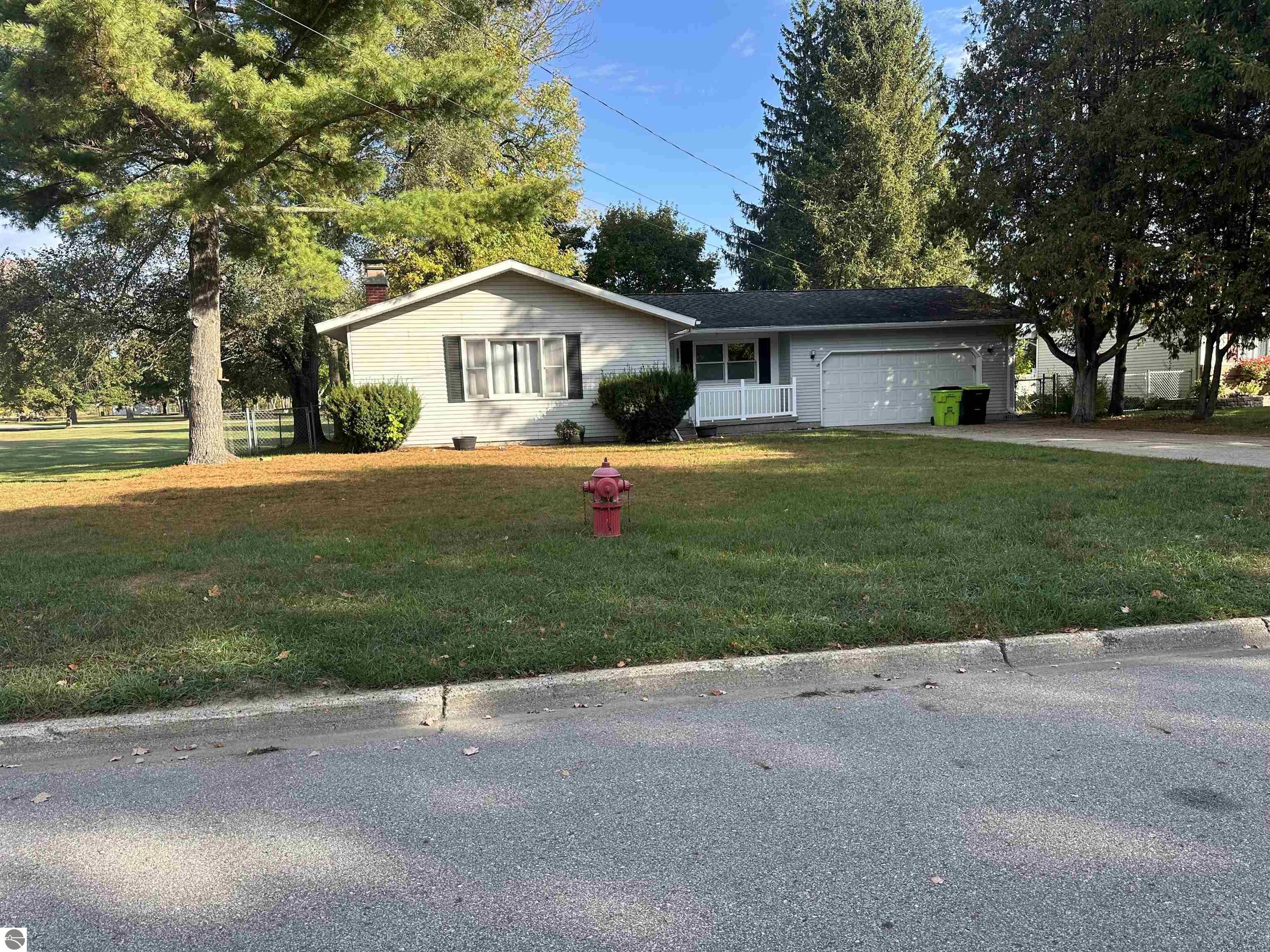 319 Forest Avenue, Clare, MI 48617 — front exterior