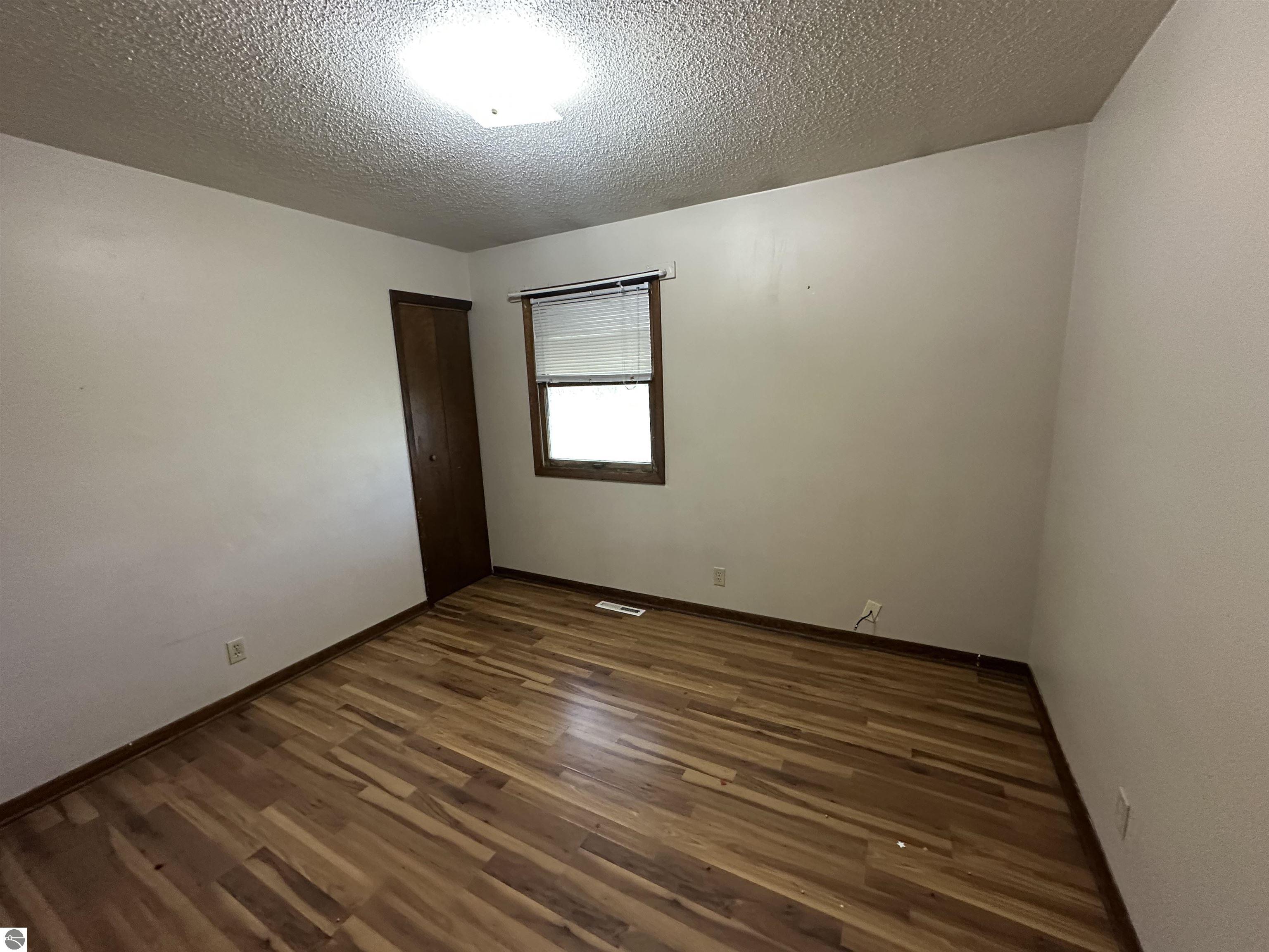 319 Forest Avenue, Clare, MI 48617 — Photo 15