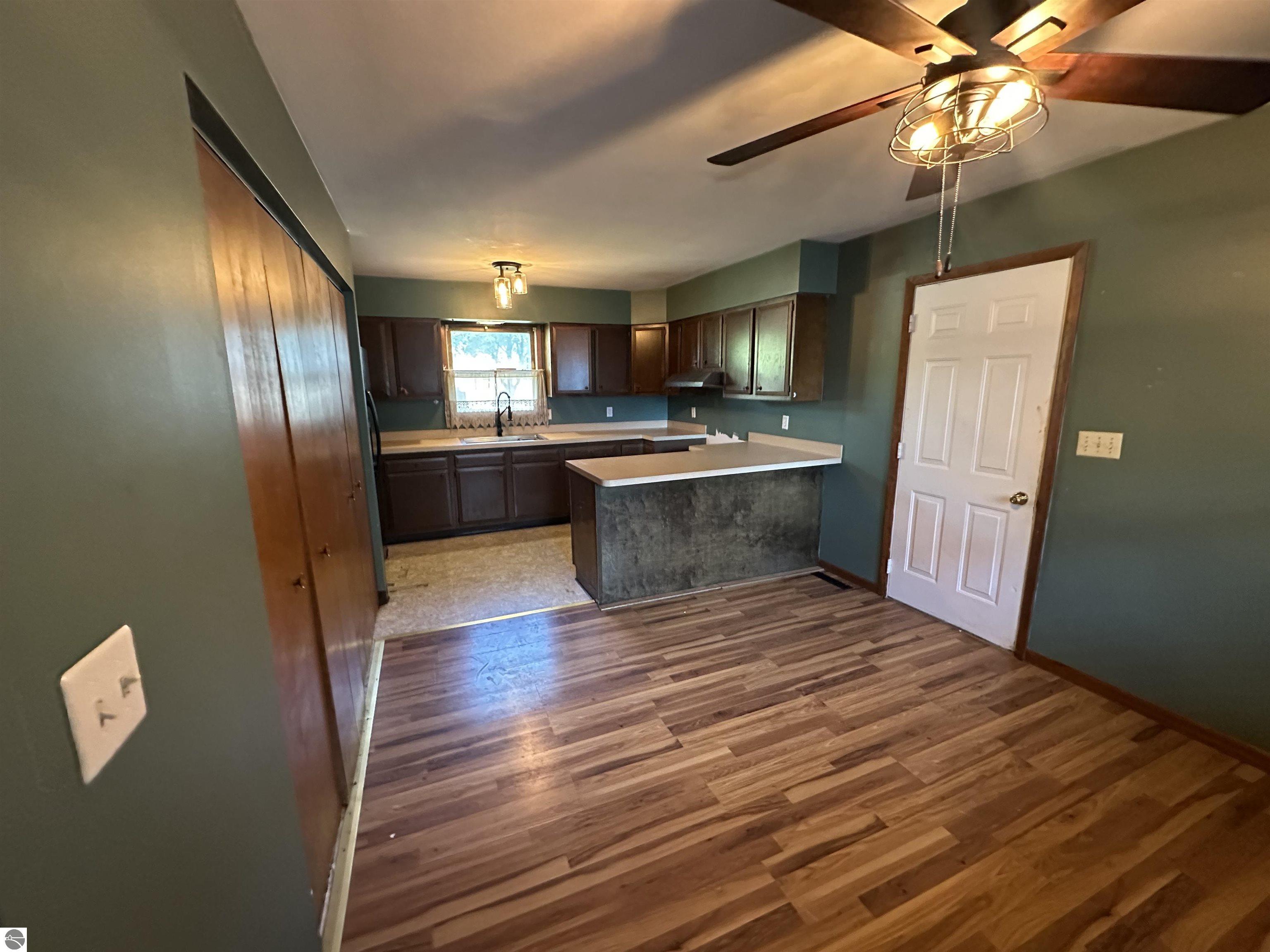 319 Forest Avenue, Clare, MI 48617 — Photo 5