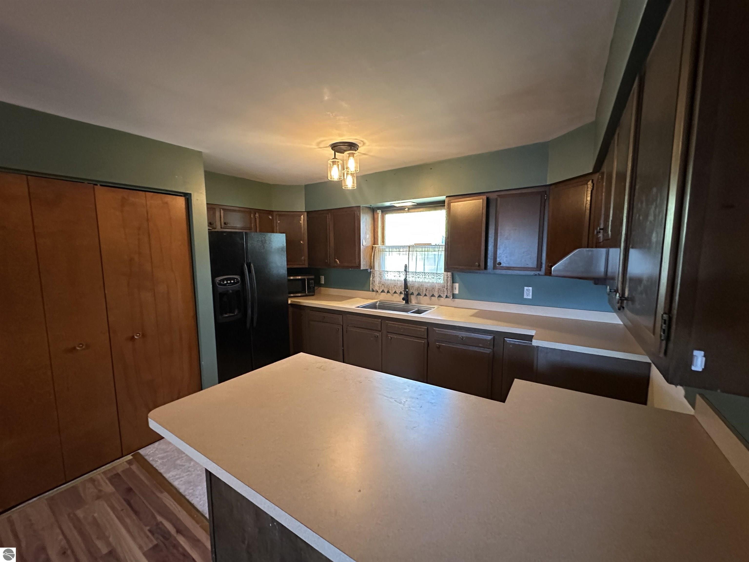 319 Forest Avenue, Clare, MI 48617 — Photo 6