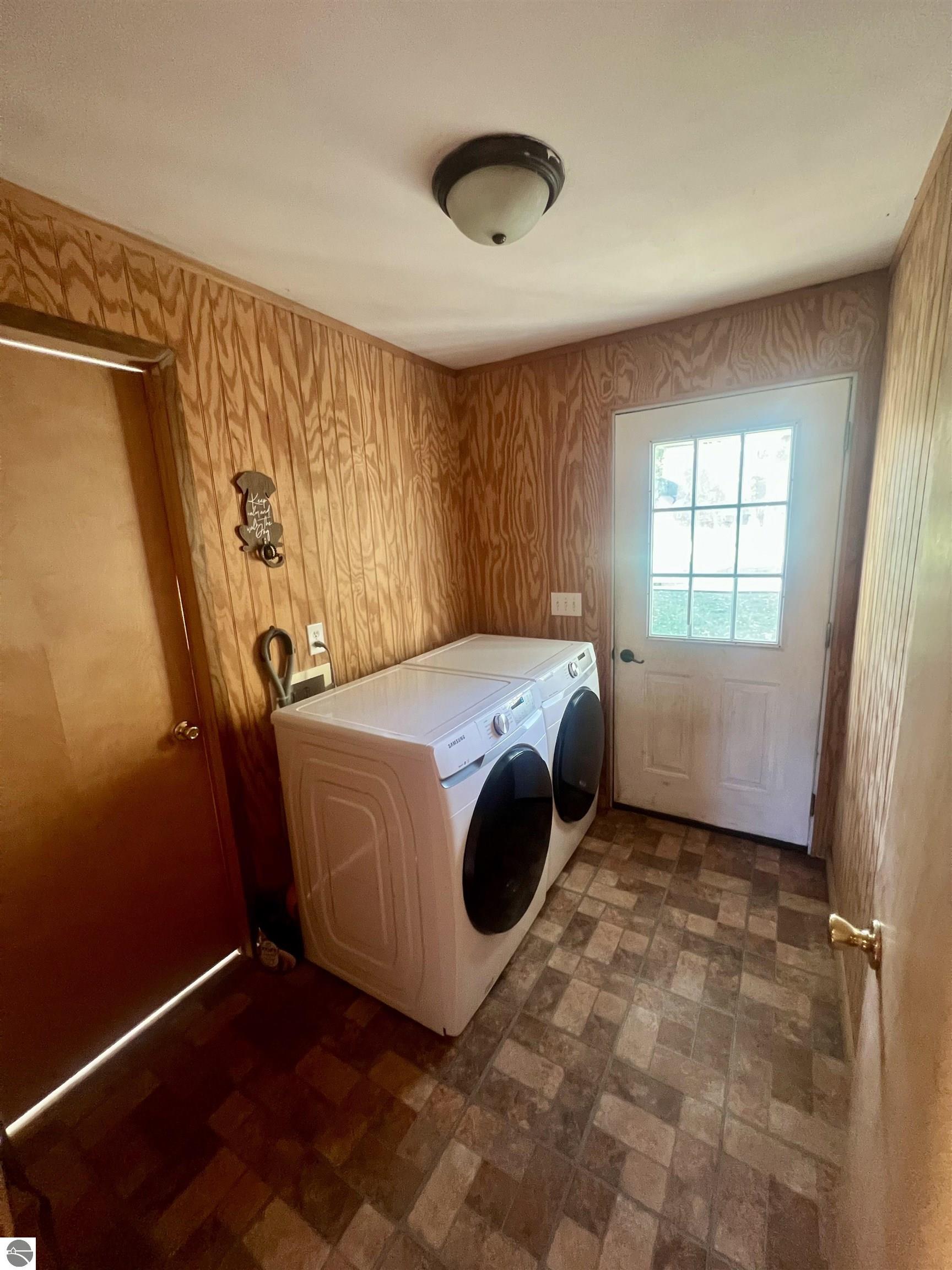 10653 Maple Drive, Riverdale, MI 48877 — Photo 2