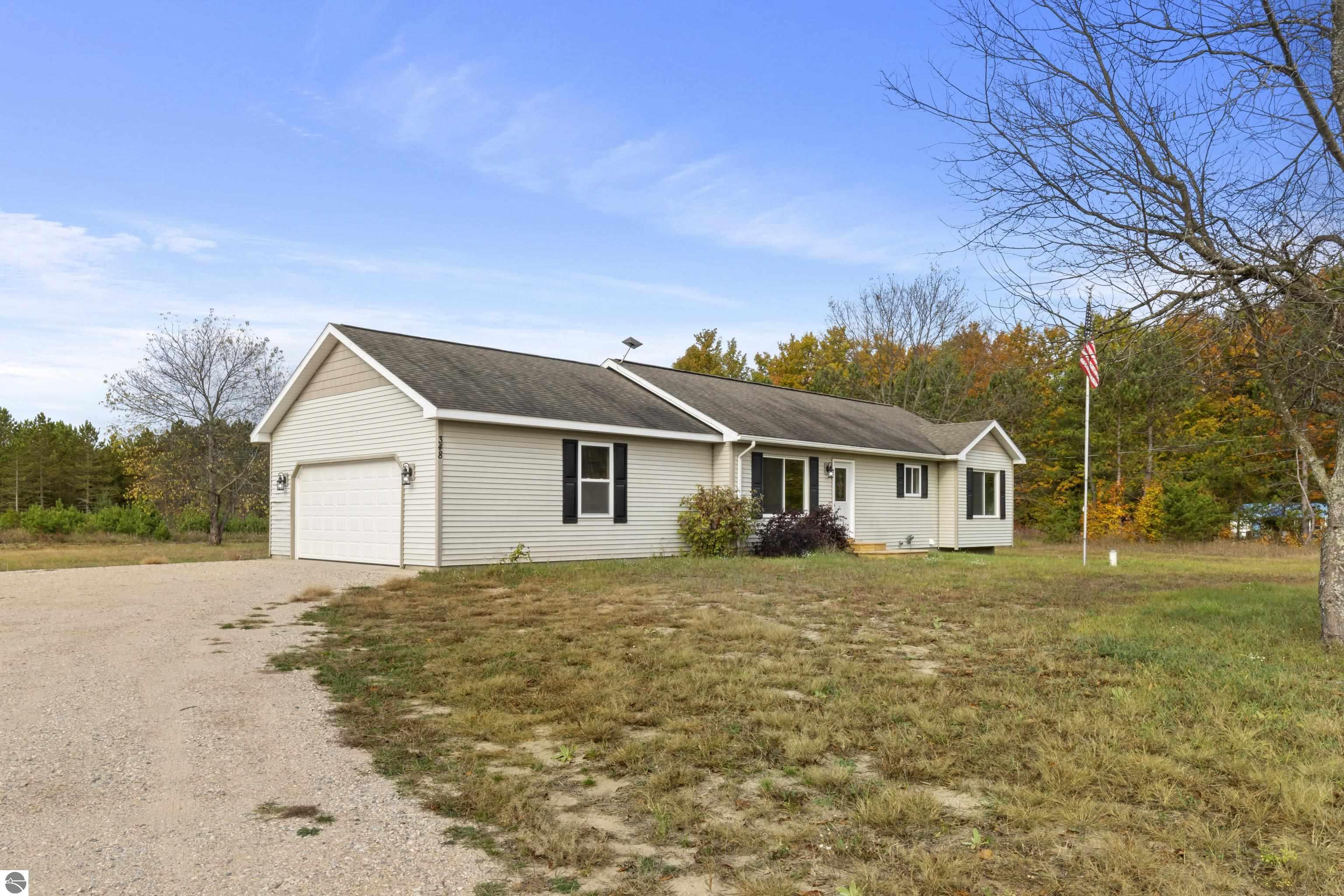 348 S Haze Road, Beulah, MI 49617 — Photo 2