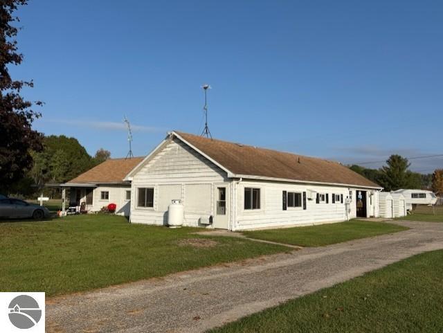 10969 E Lake Montcalm Road, Riverdale, MI 48877 — Photo 8