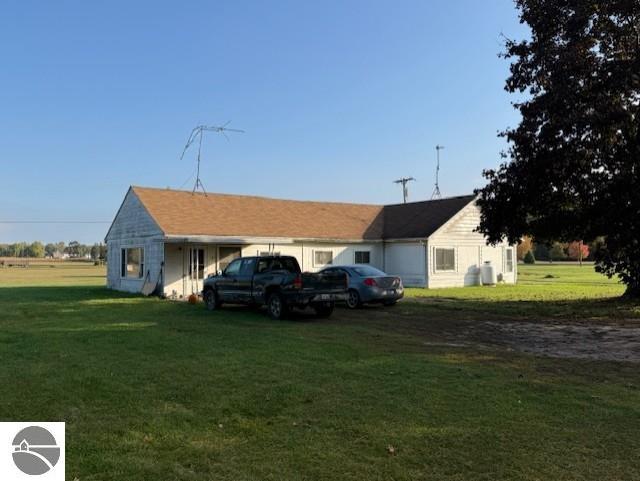 10969 E Lake Montcalm Road, Riverdale, MI 48877 — Photo 9