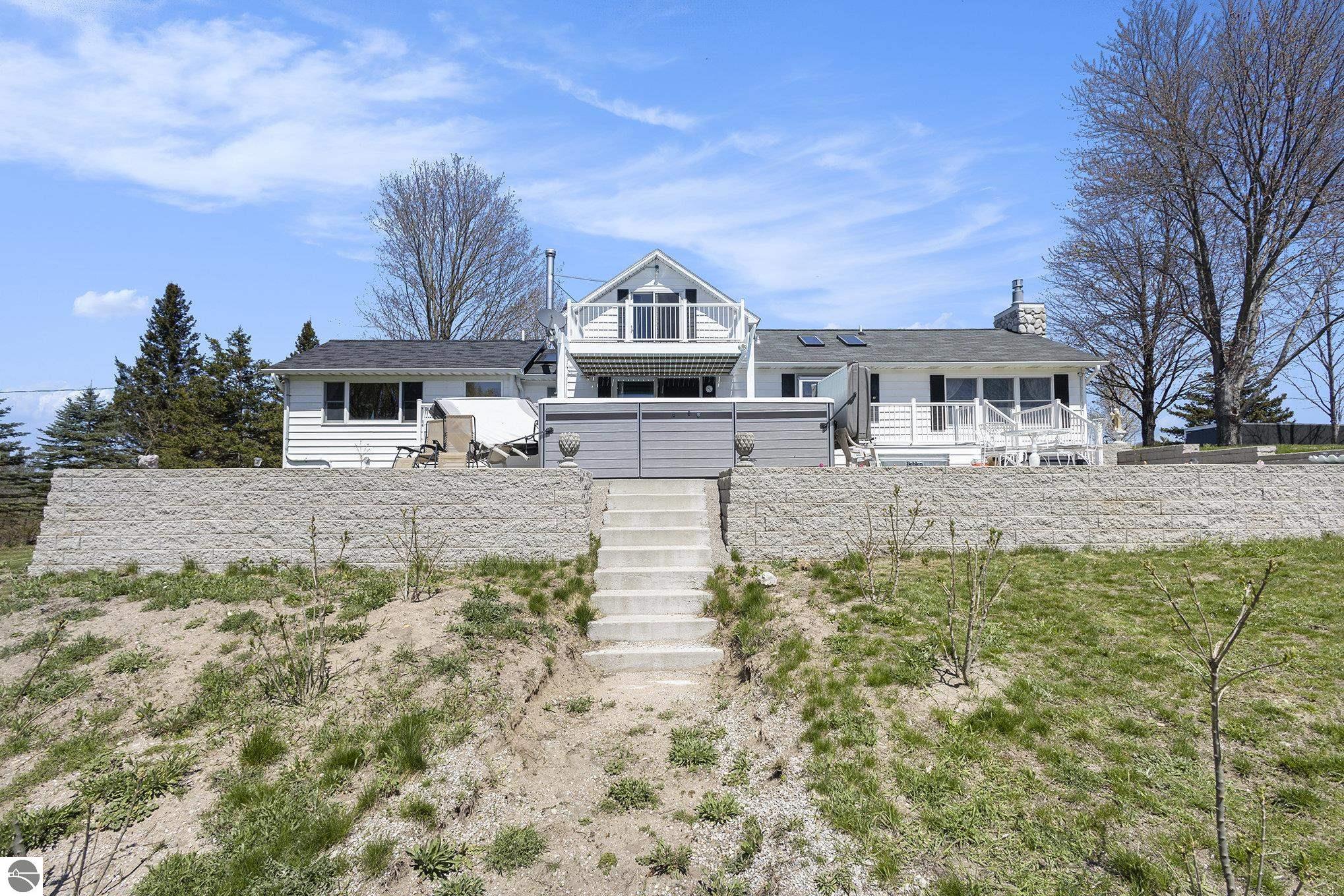 Click to enlarge photo