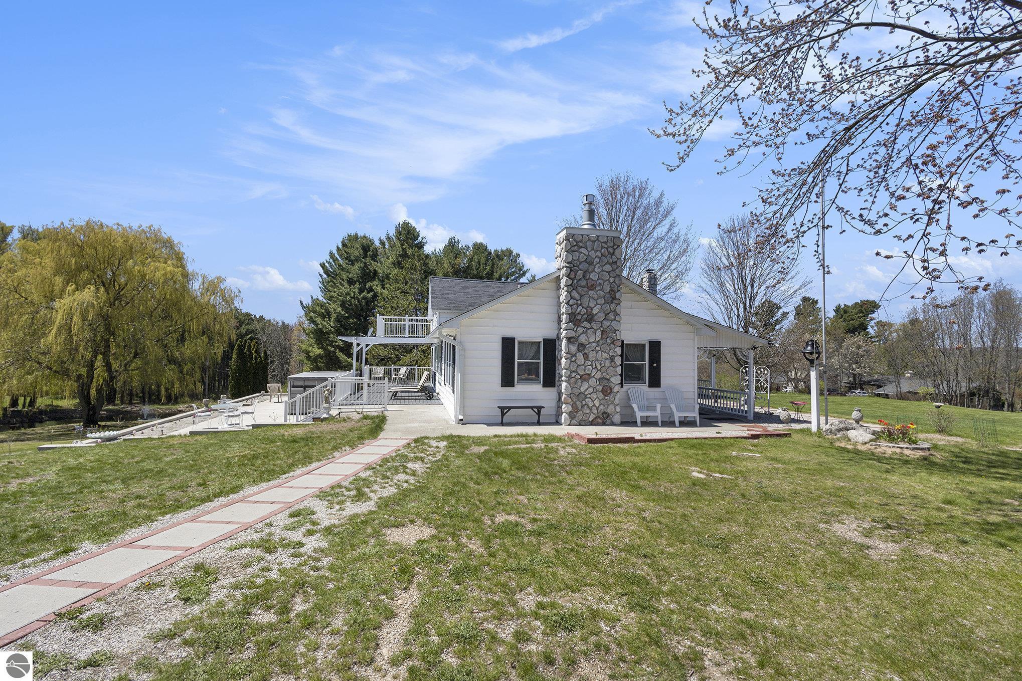 Click to enlarge photo