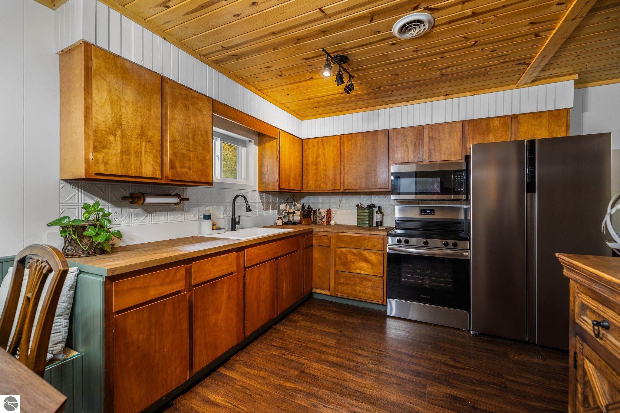 7550 N Reynolds Road, Lake Ann, MI 49650 — Photo 15