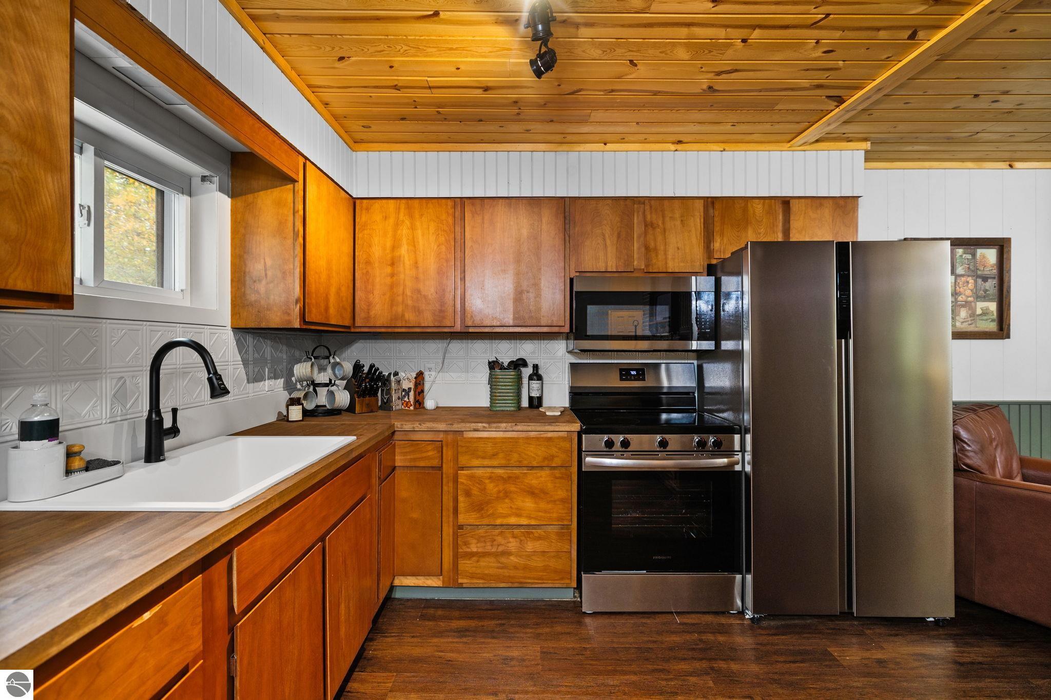 7550 N Reynolds Road, Lake Ann, MI 49650 — Photo 16