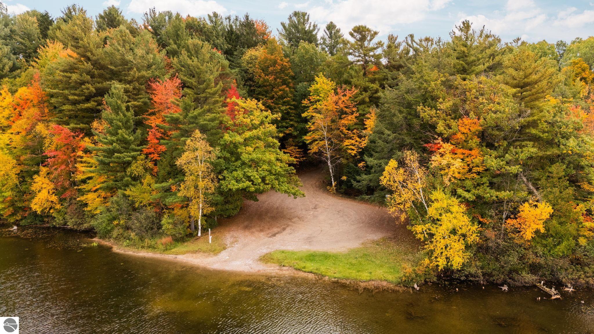 7550 N Reynolds Road, Lake Ann, MI 49650 — Photo 4