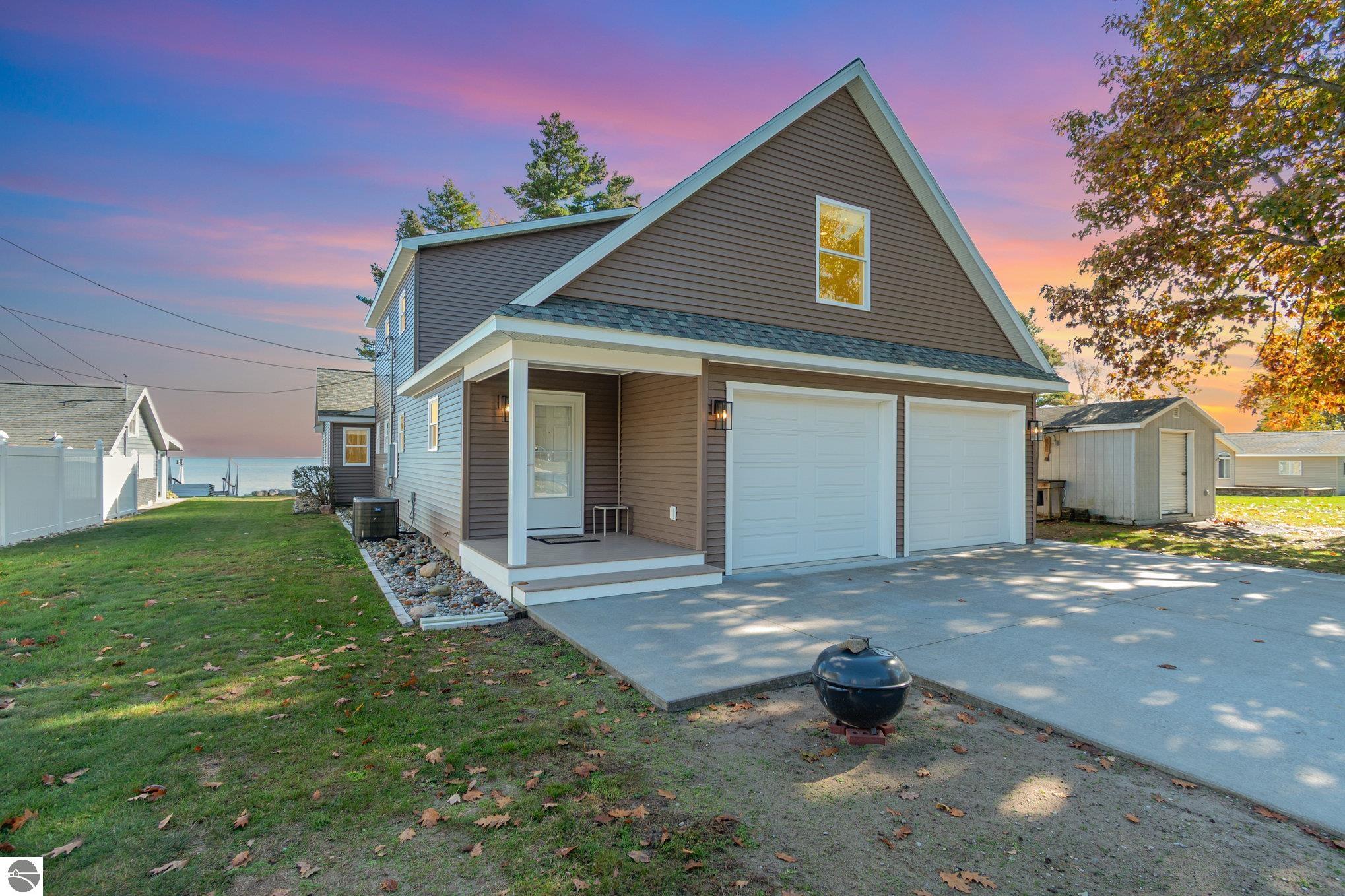 1115 S Bay Drive, Tawas City, MI 48763 — Photo 2