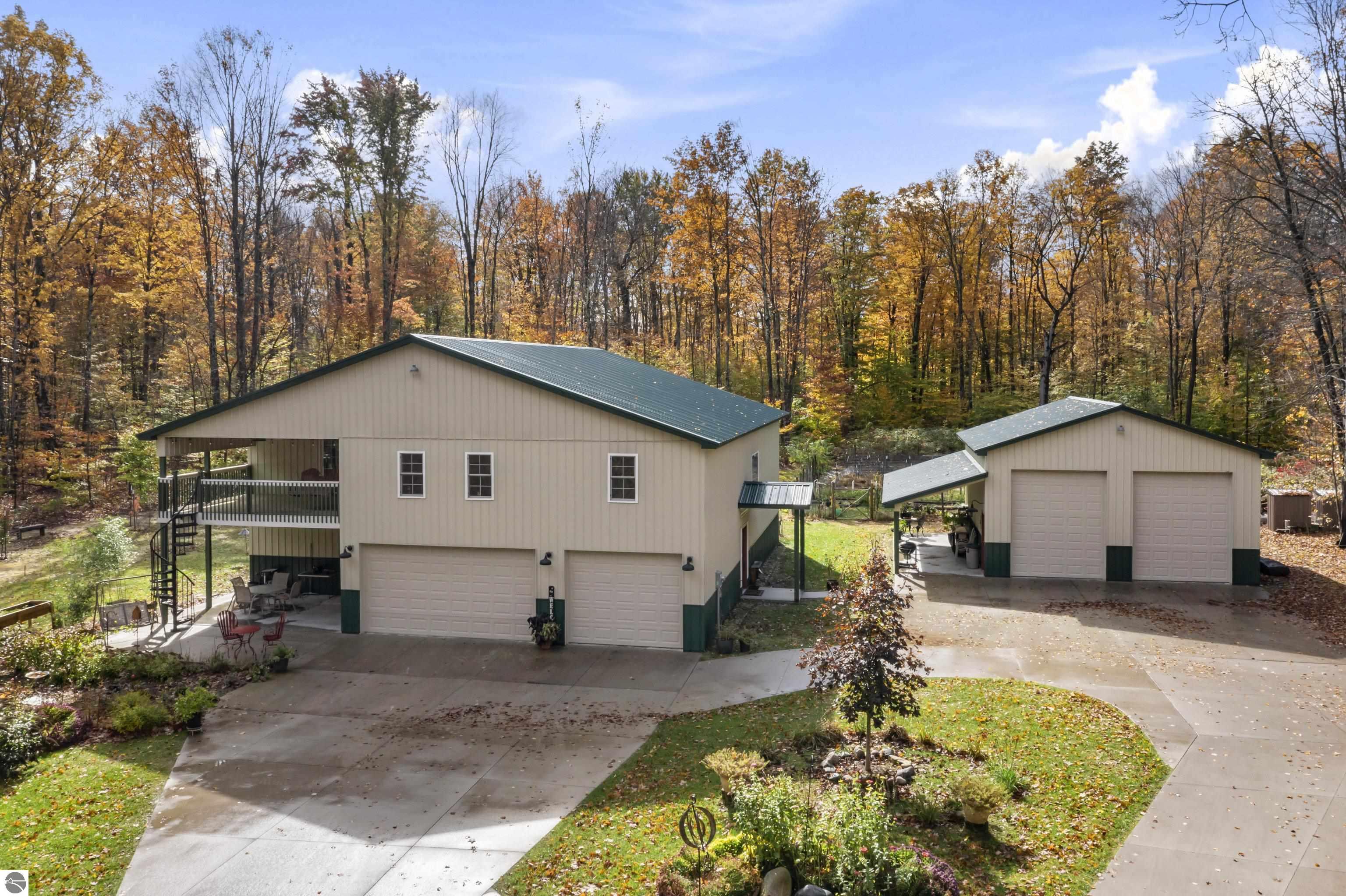 2438 Northwoods Drive, Benzonia, MI 49616 — Photo 2