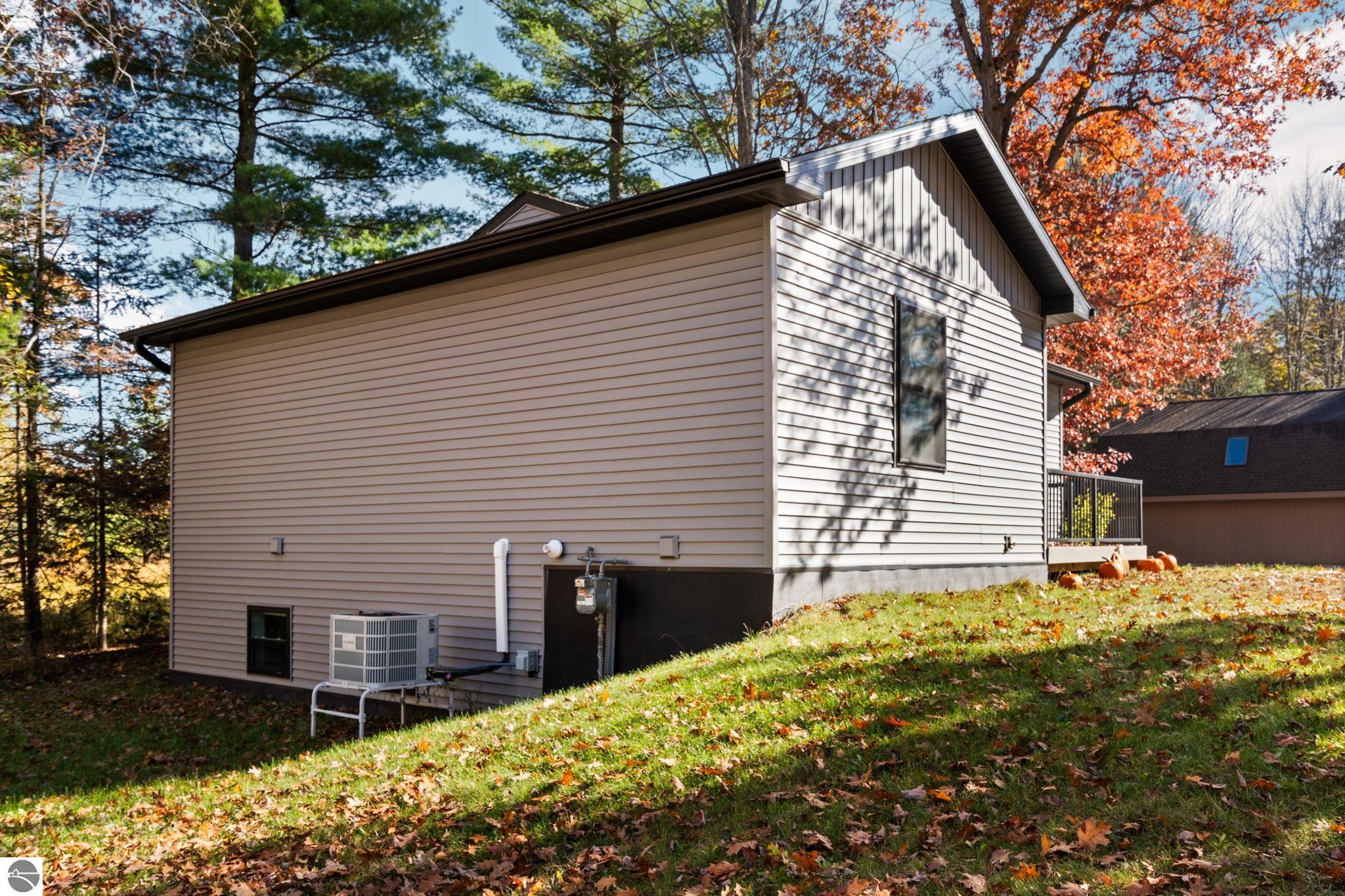 11739 E State Street, Fife Lake, MI 49633 — Photo 25