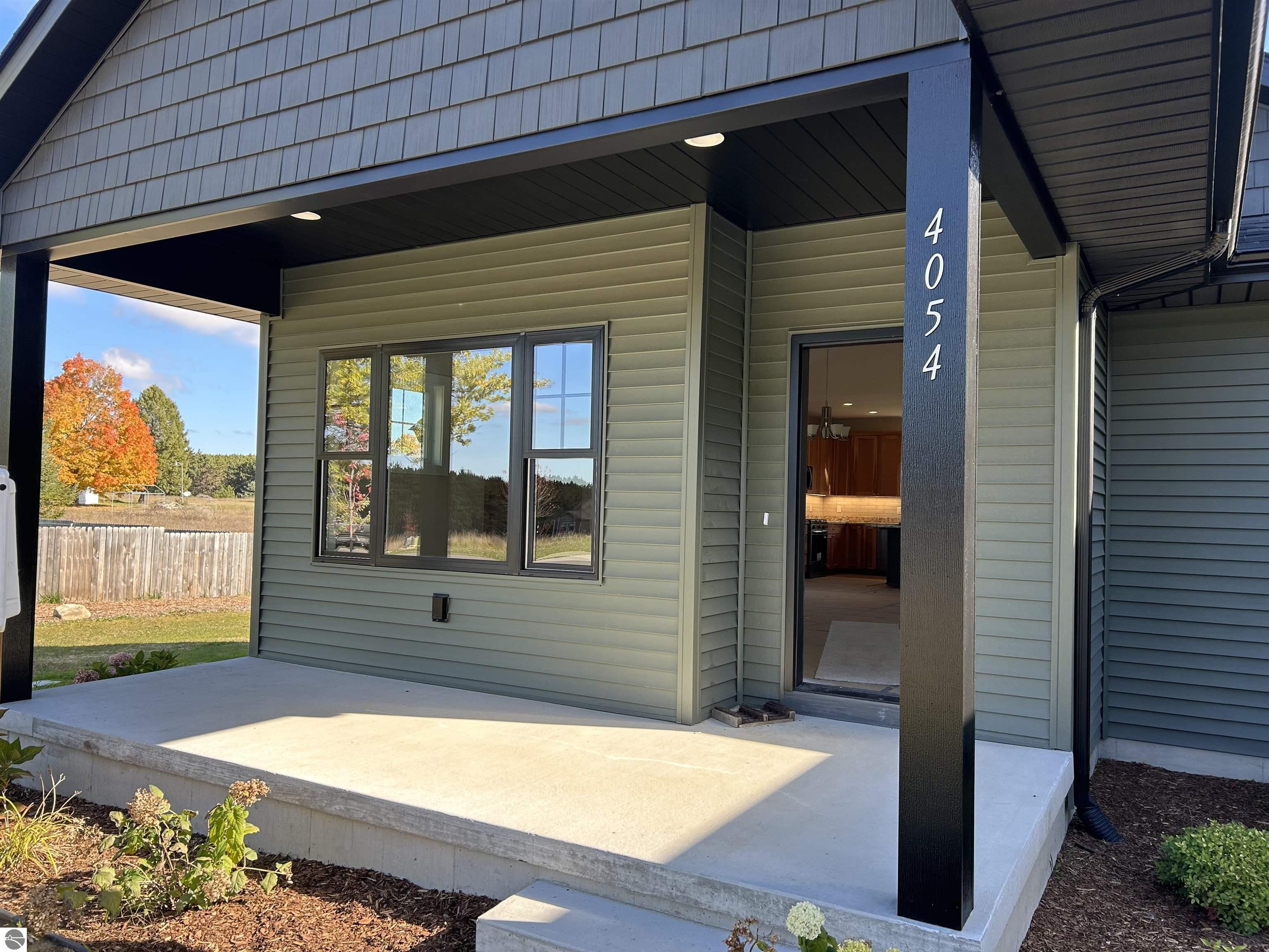 4054 Center Farm Lane, Traverse City, MI 49685