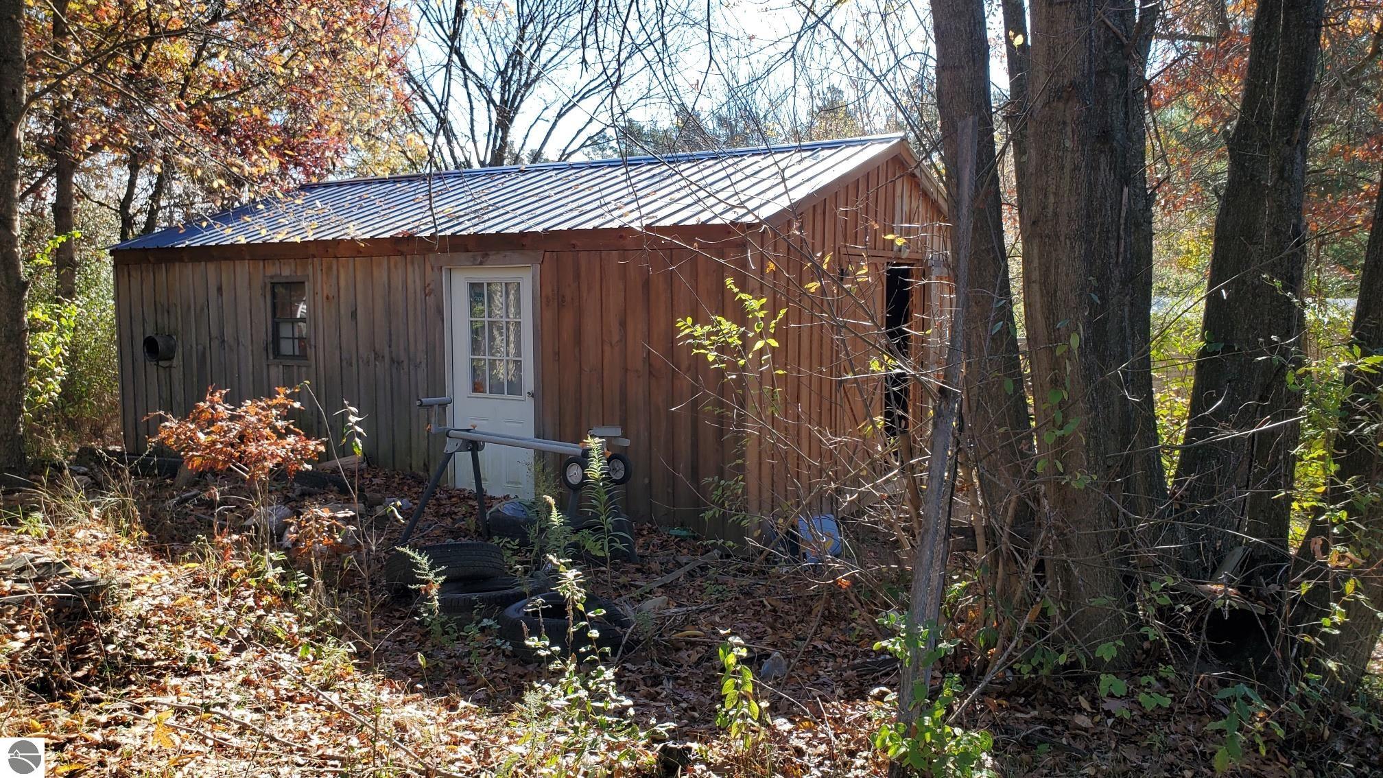 7724 W Millbrook Road, Blanchard, MI 49310 — Photo 2