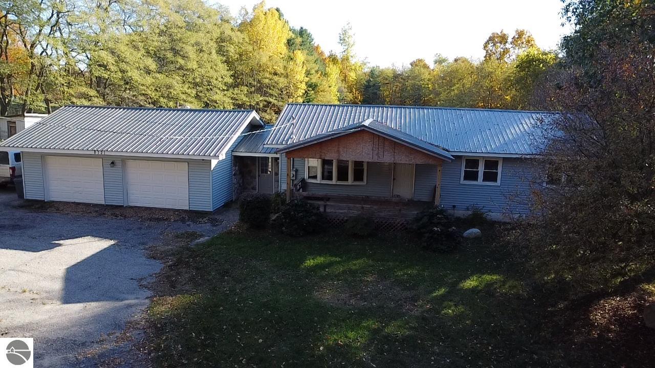 8721 Glover Lake Road, Bear Lake, MI 49614 — Photo 2