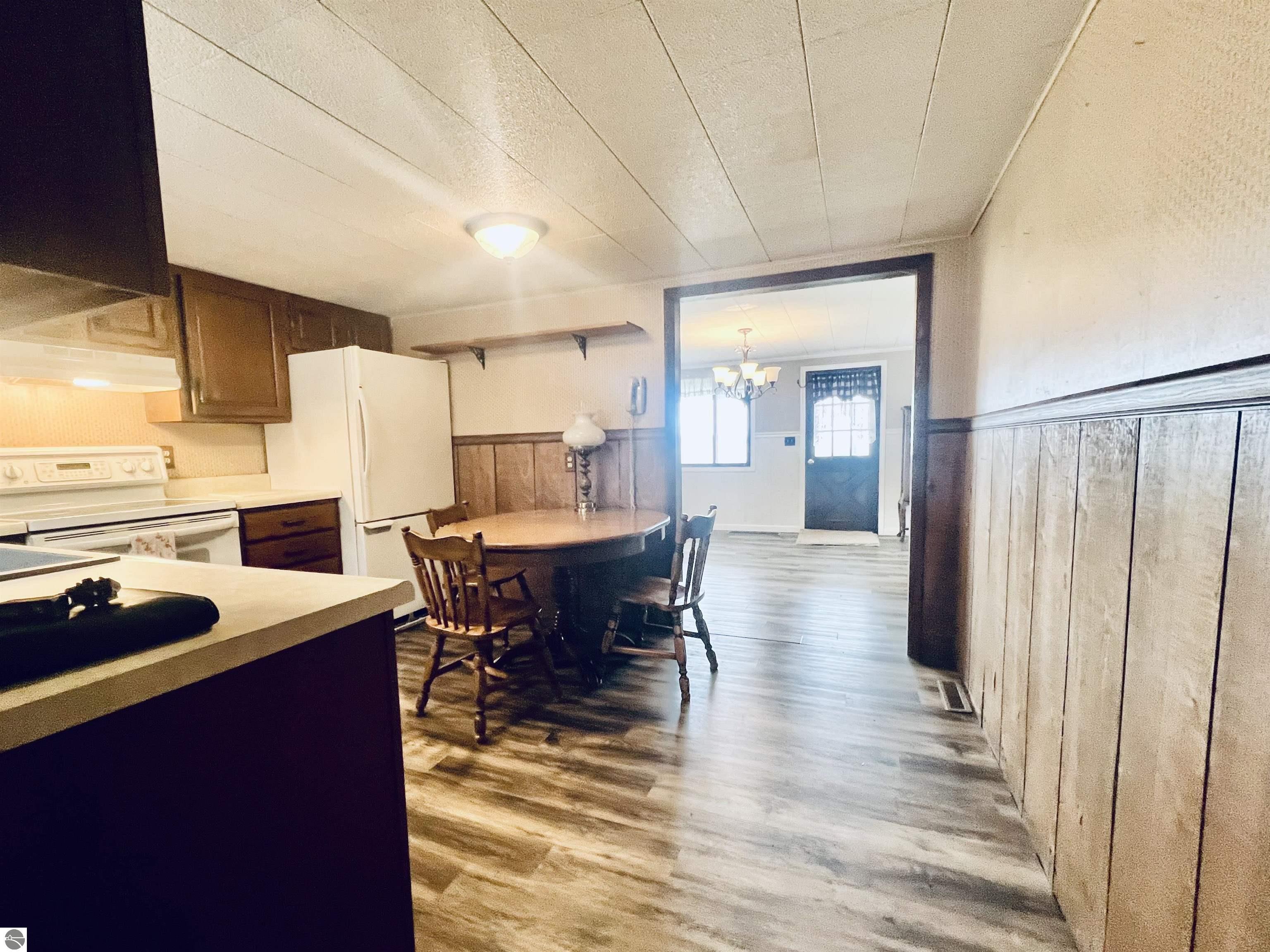 889 N Ferris Road, Sumner, MI 48889 — Photo 4