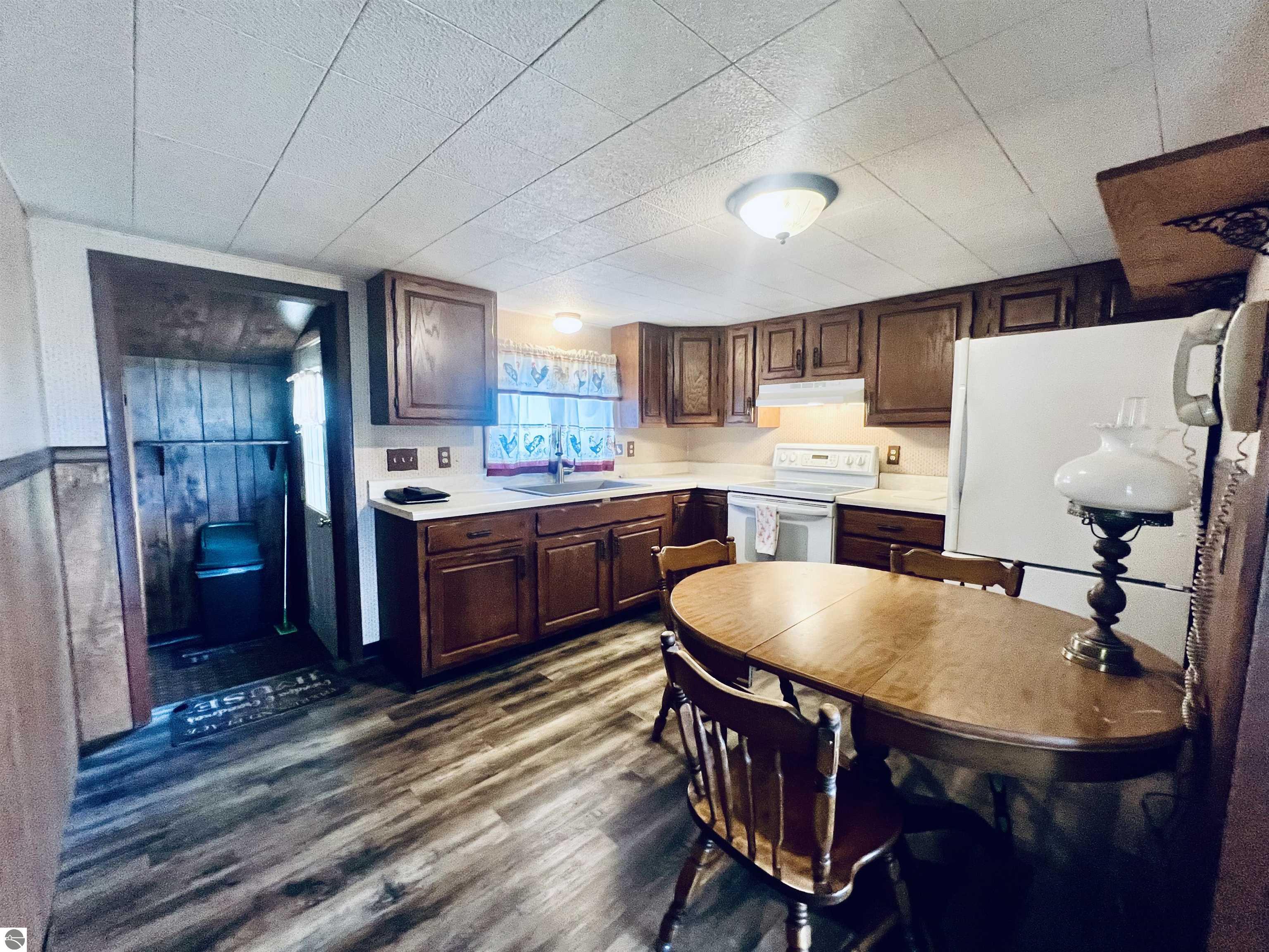 889 N Ferris Road, Sumner, MI 48889 — Photo 5
