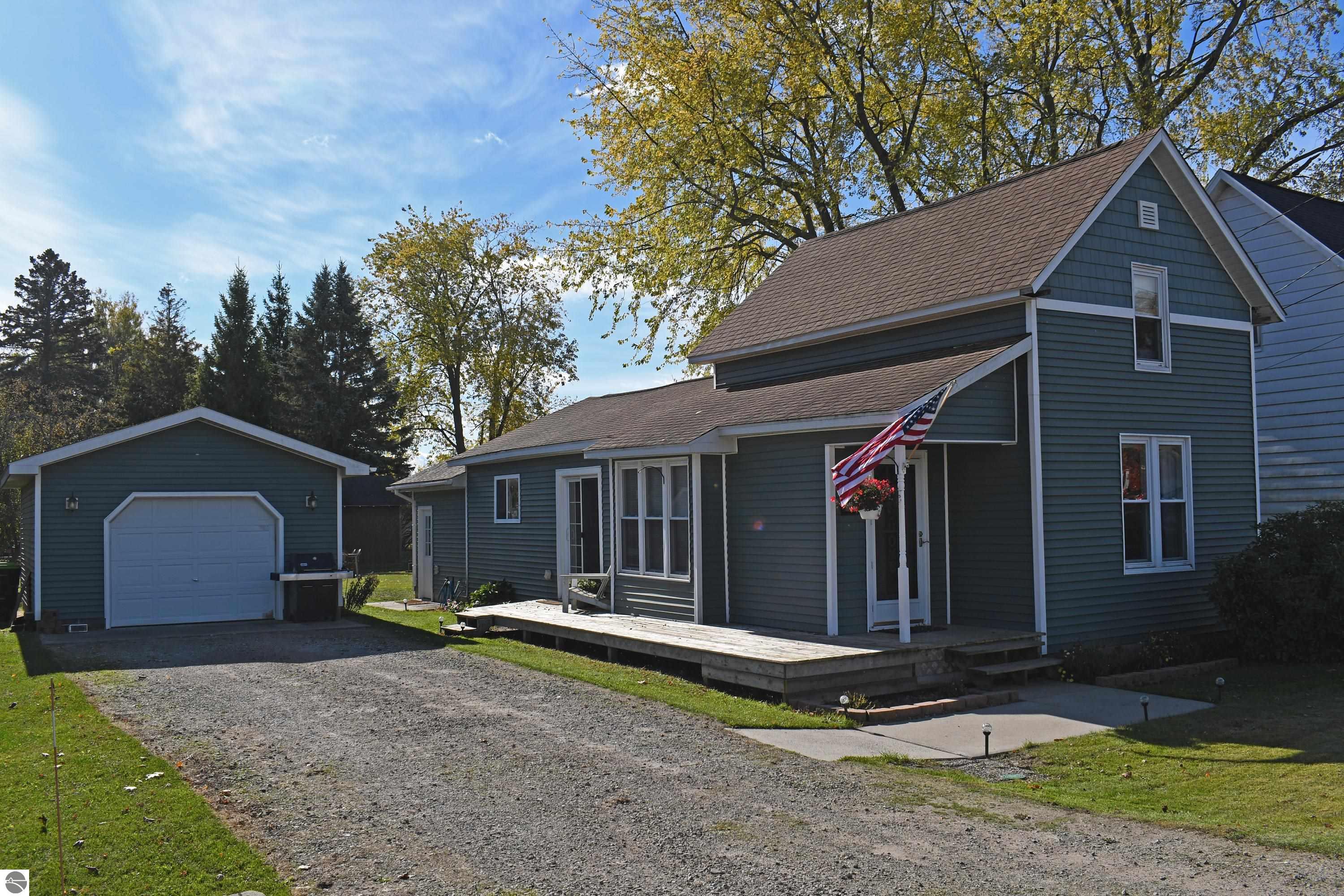 608 E State Street, East Tawas, MI 48730 — front exterior