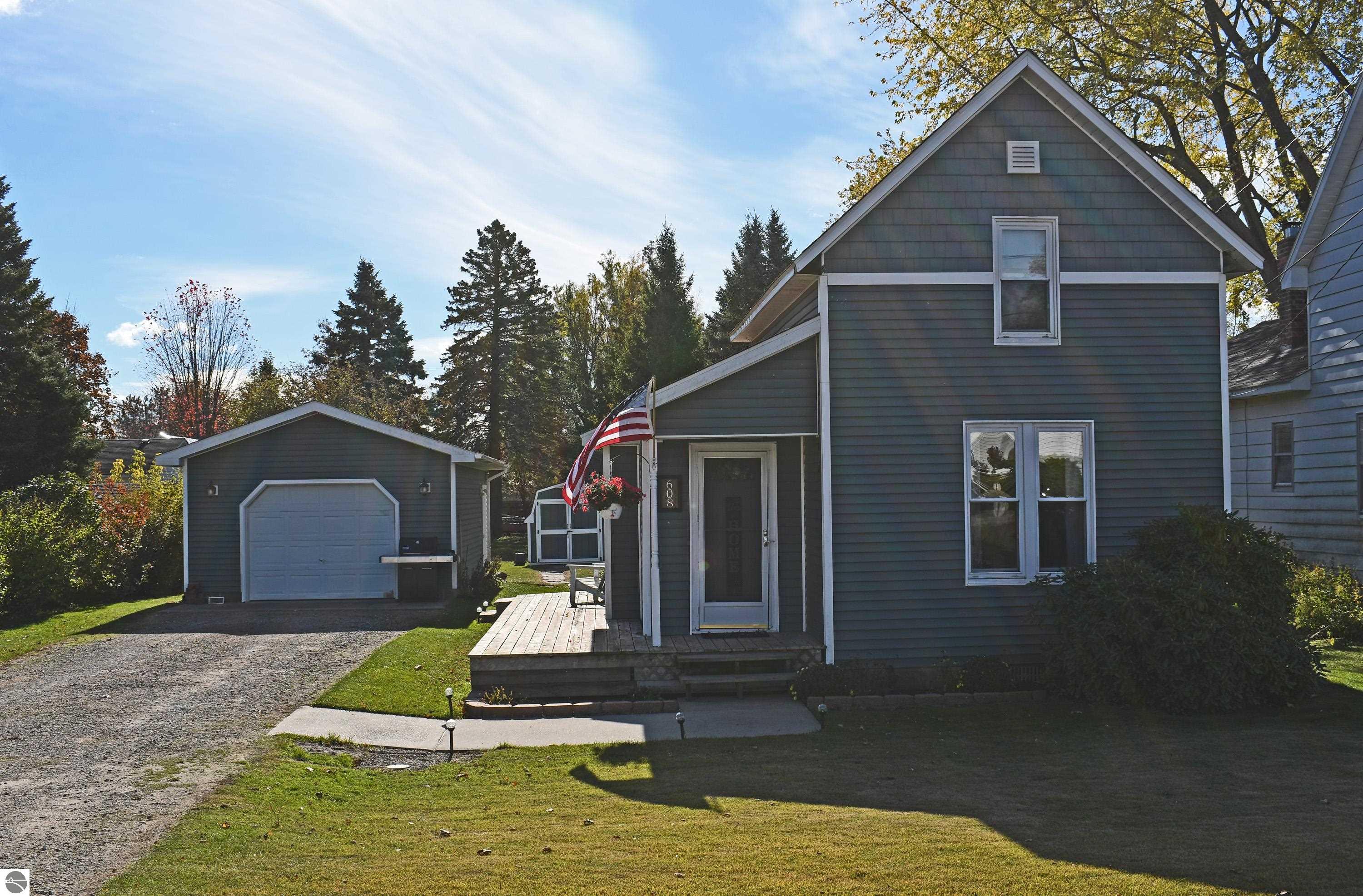 608 E State Street, East Tawas, MI 48730 — Photo 2