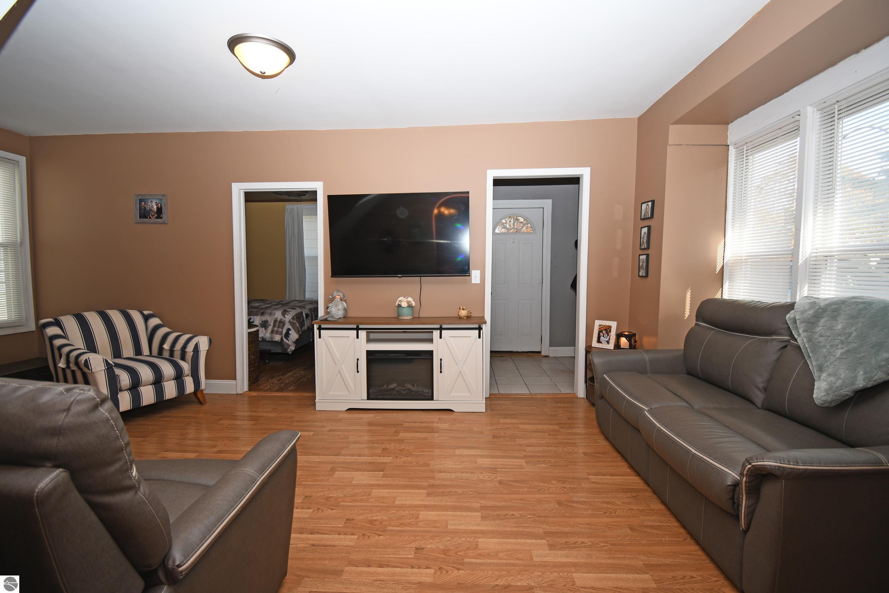 608 E State Street, East Tawas, MI 48730 — Photo 9