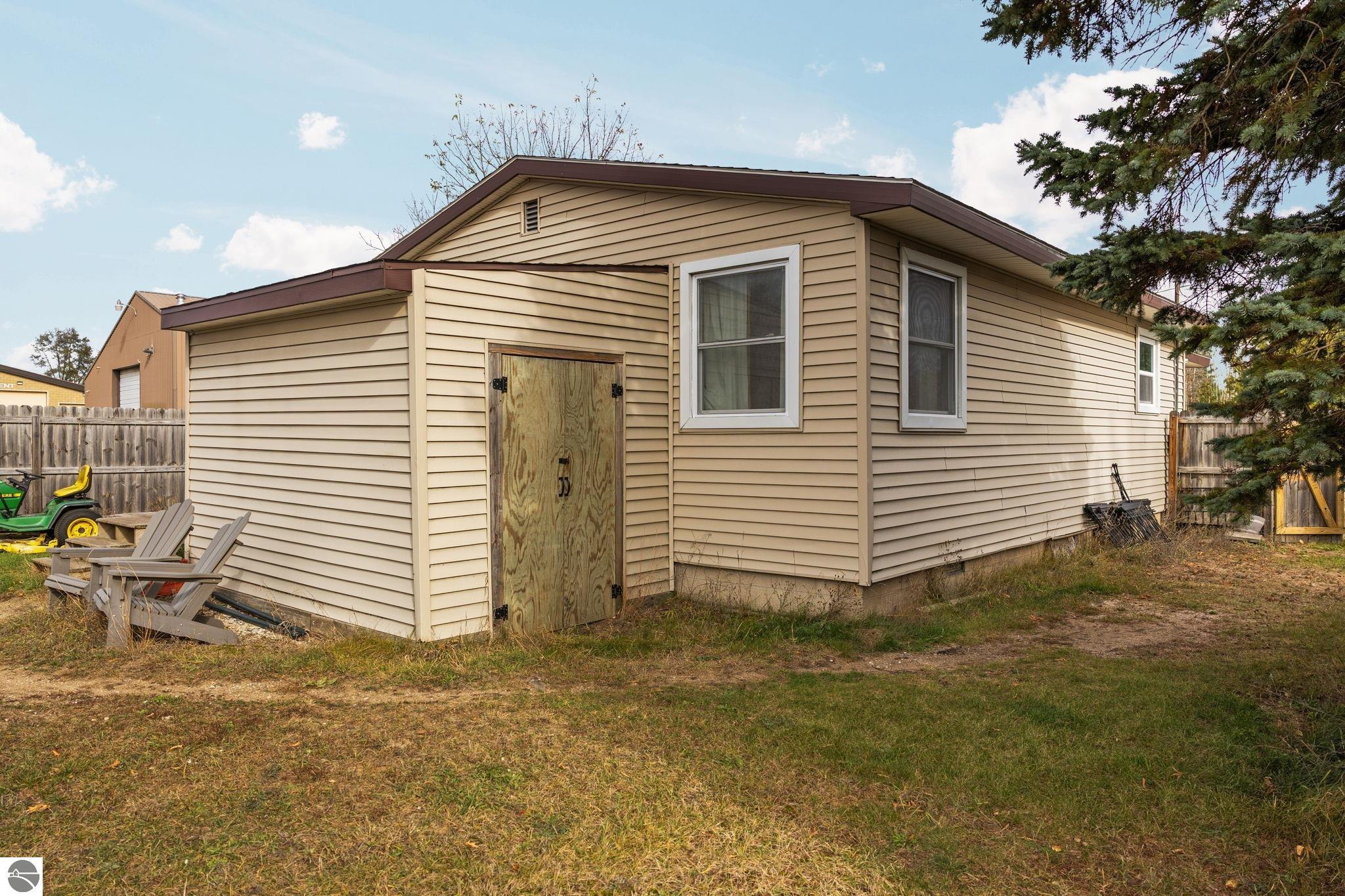 204 S Chestnut Street, Kalkaska, MI 49646 — Photo 20