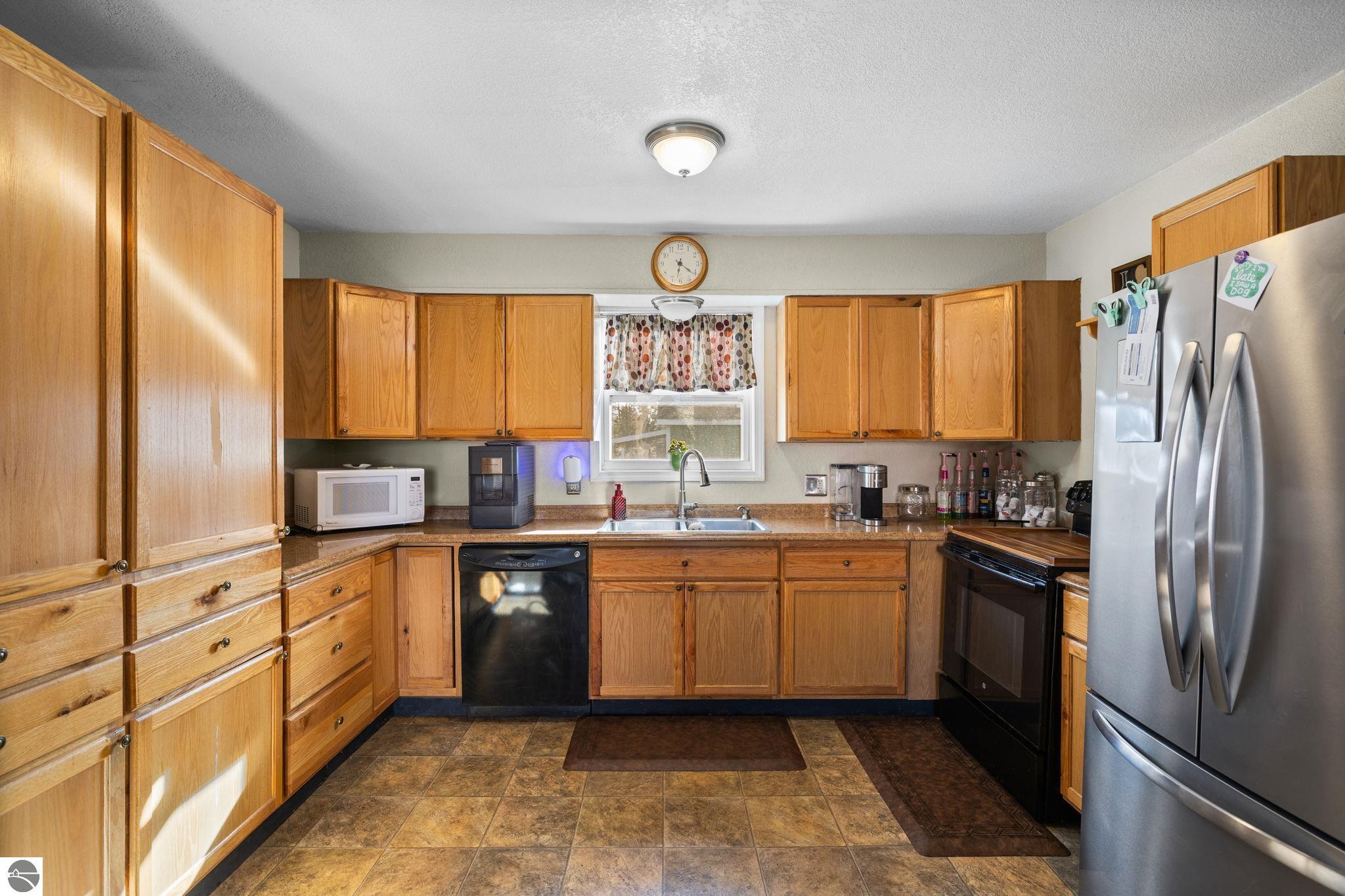 204 S Chestnut Street, Kalkaska, MI 49646 — Photo 3