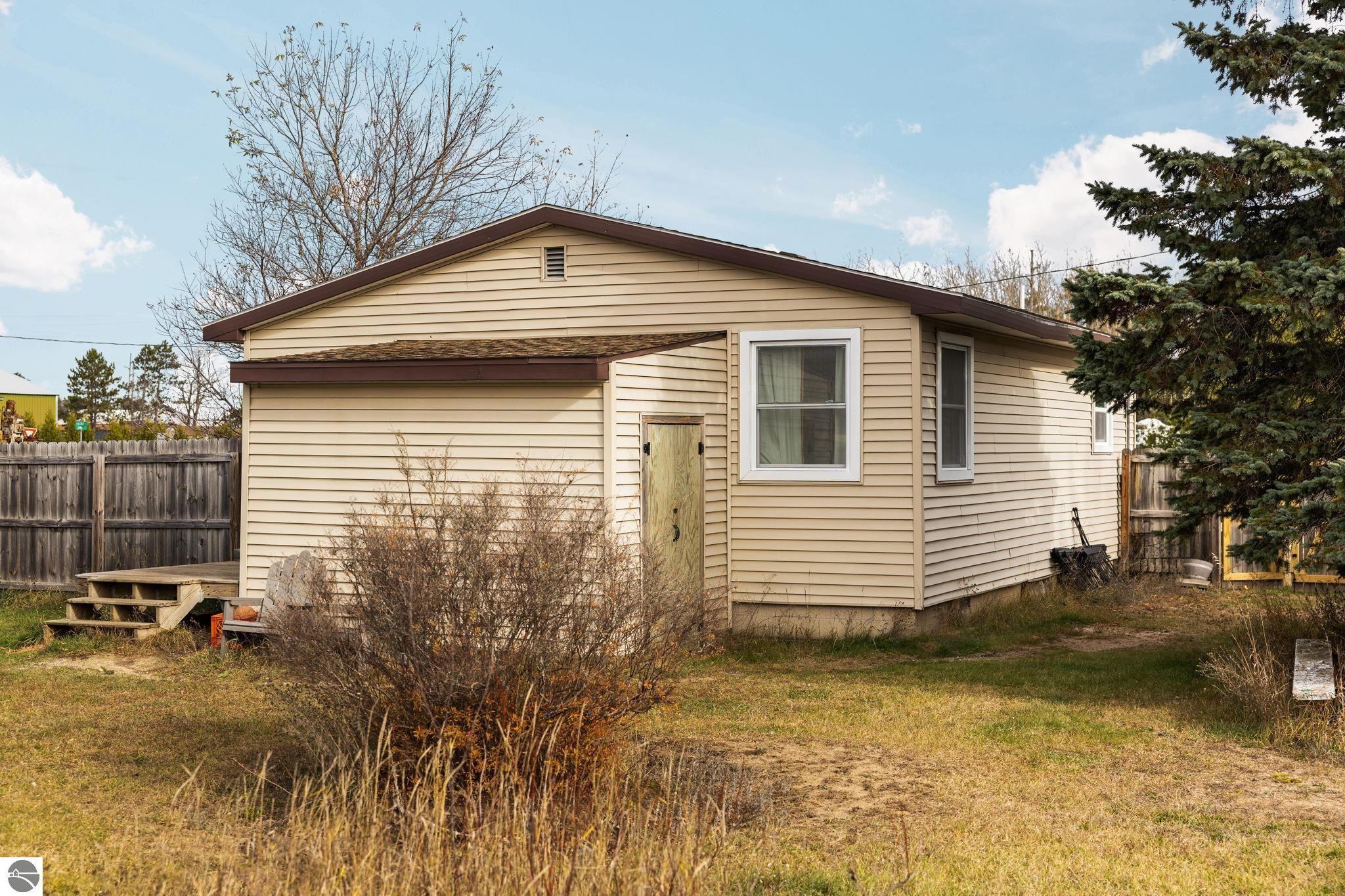 204 S Chestnut Street, Kalkaska, MI 49646 — Photo 23