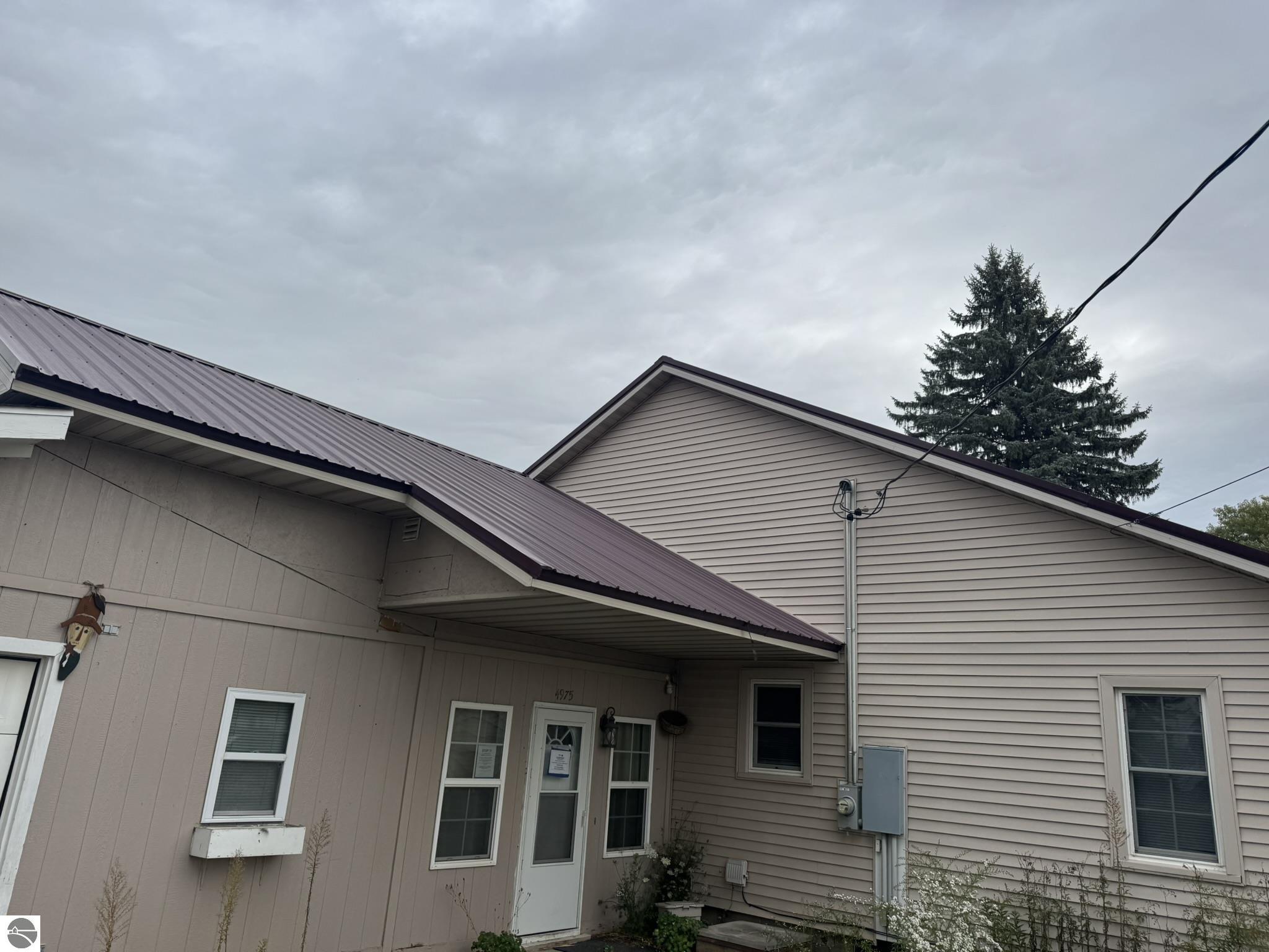 4975 E Clarabella Road, Clare, MI 48617 — Photo 11