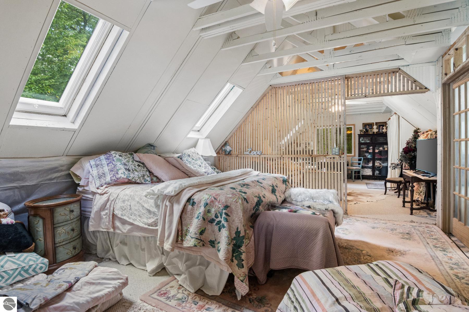 Click to enlarge photo