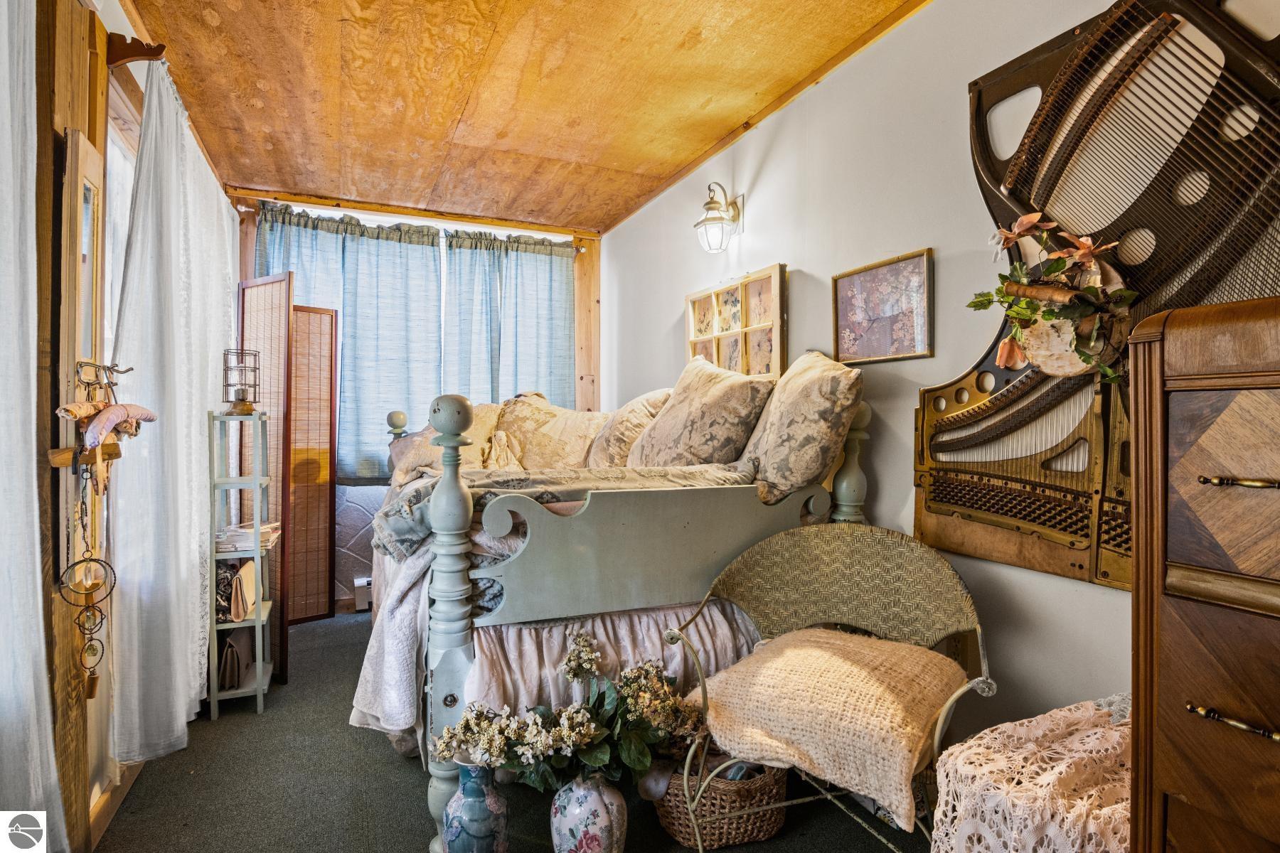 Click to enlarge photo