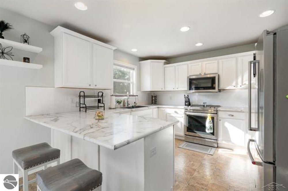 1198 Woodfield Trail, Hemlock, MI 48626 — Photo 4