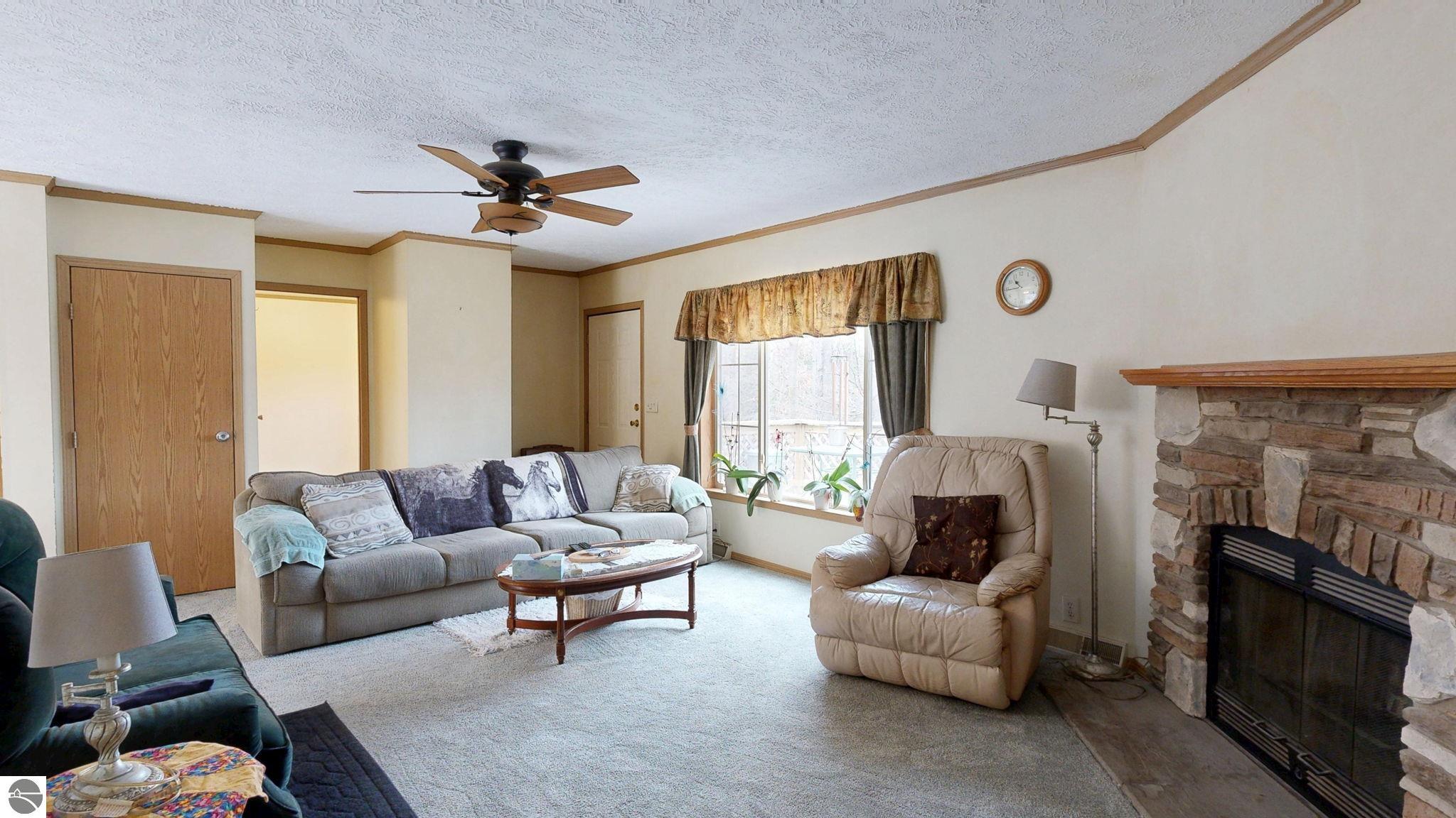 6524 E Edgar Road, Vestaburg, MI 48891 — Photo 4