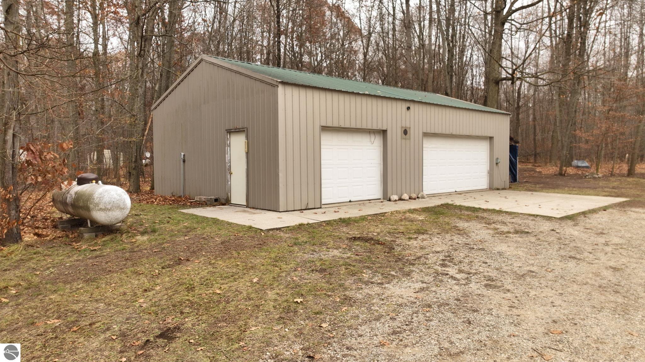 6524 E Edgar Road, Vestaburg, MI 48891 — Photo 35