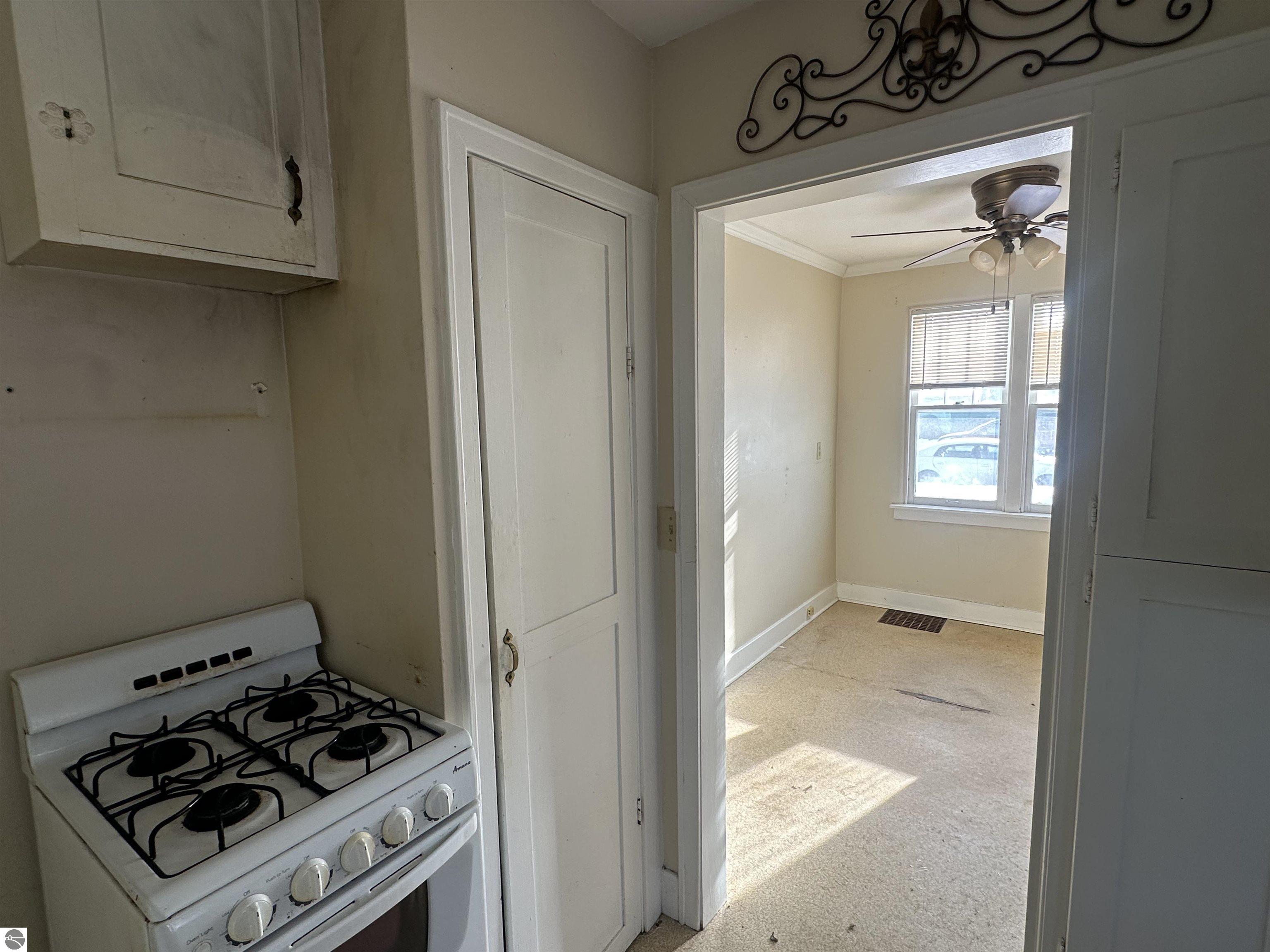 110 W State Street, Clare, MI 48617 — Photo 15
