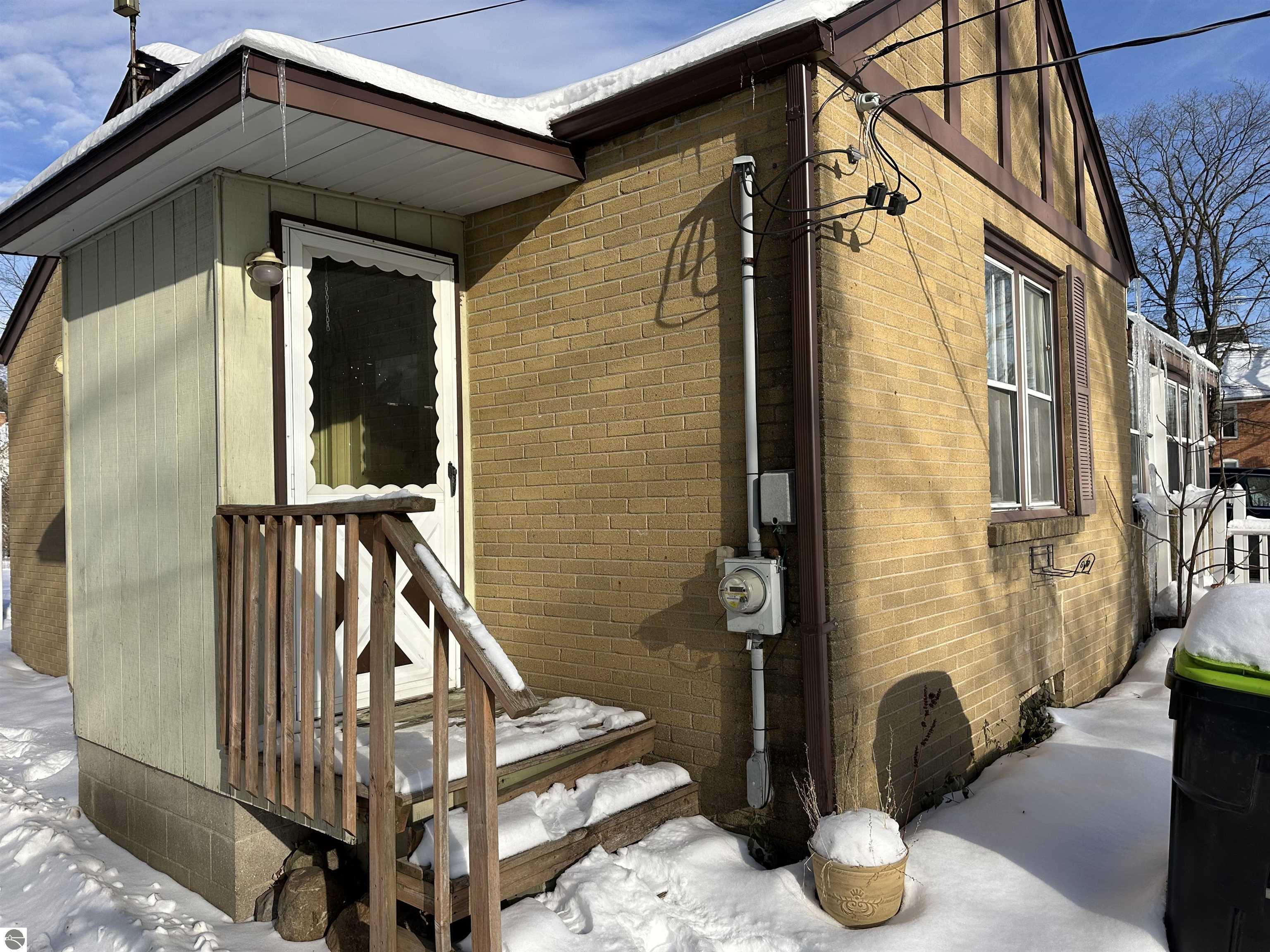 110 W State Street, Clare, MI 48617 — Photo 3