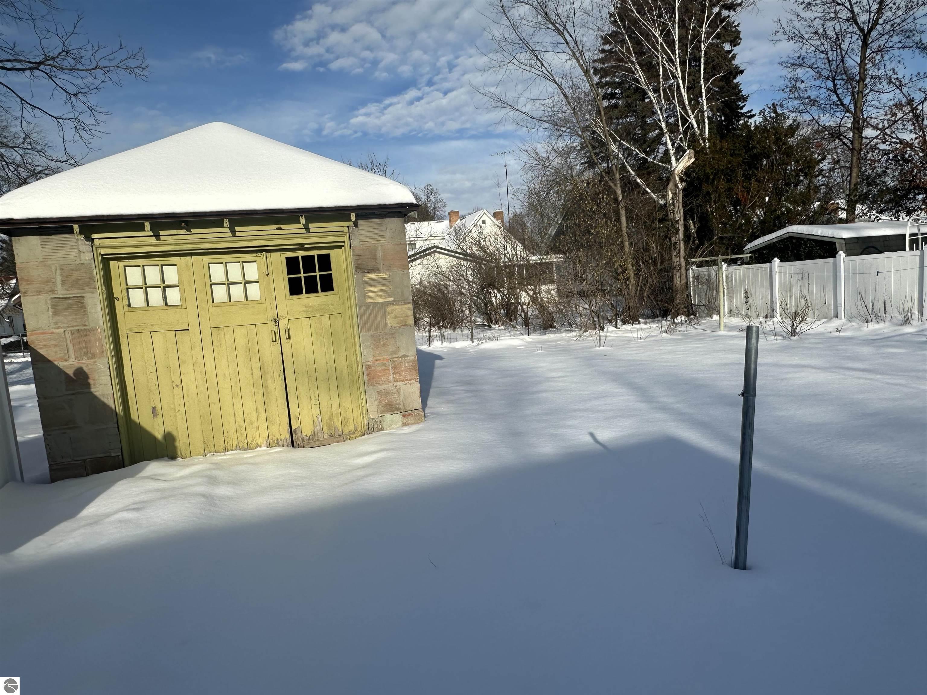 110 W State Street, Clare, MI 48617 — Photo 4