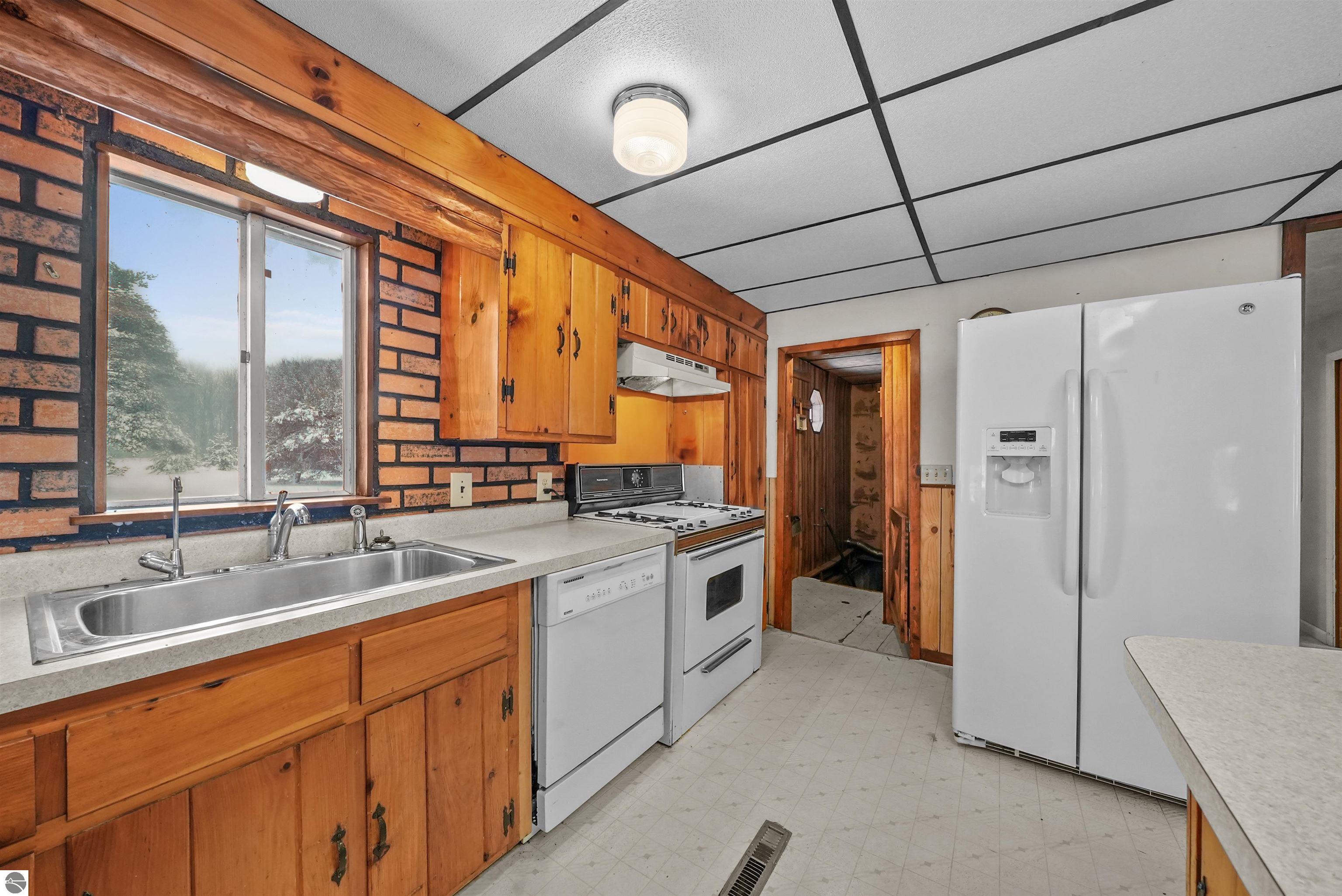 9888 N Wilson Road, Lake City, MI 49651 — Photo 8