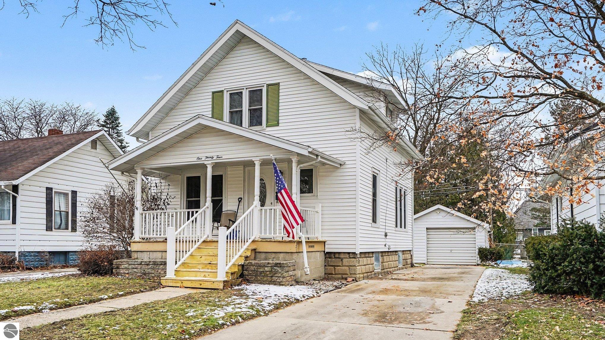 124 S State Street, Alma, MI 48801 — front exterior