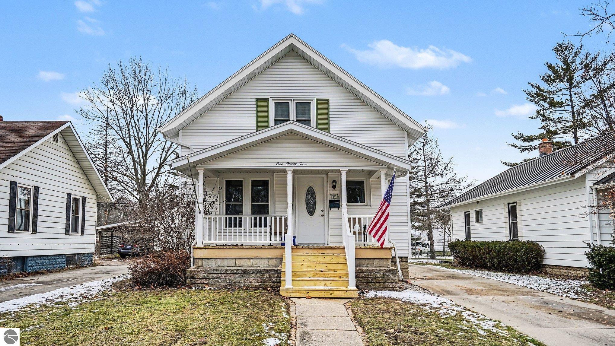 124 S State Street, Alma, MI 48801 — Photo 2