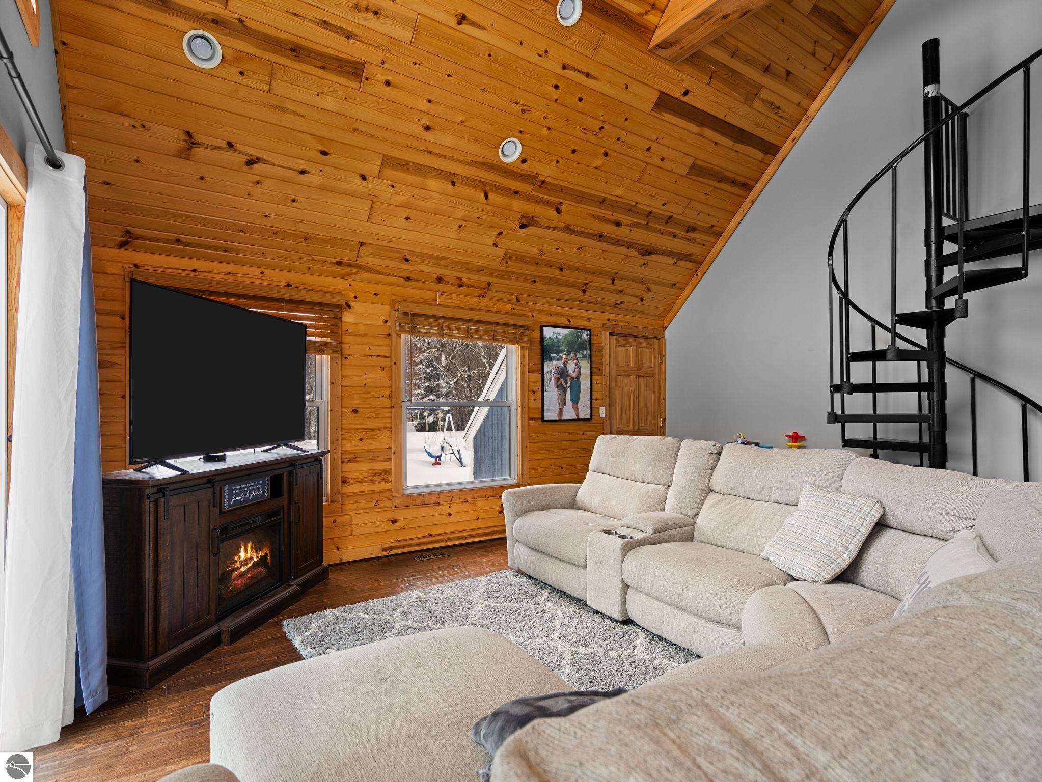 9131 W Jennings Road, Lake City, MI 49651 — Photo 11