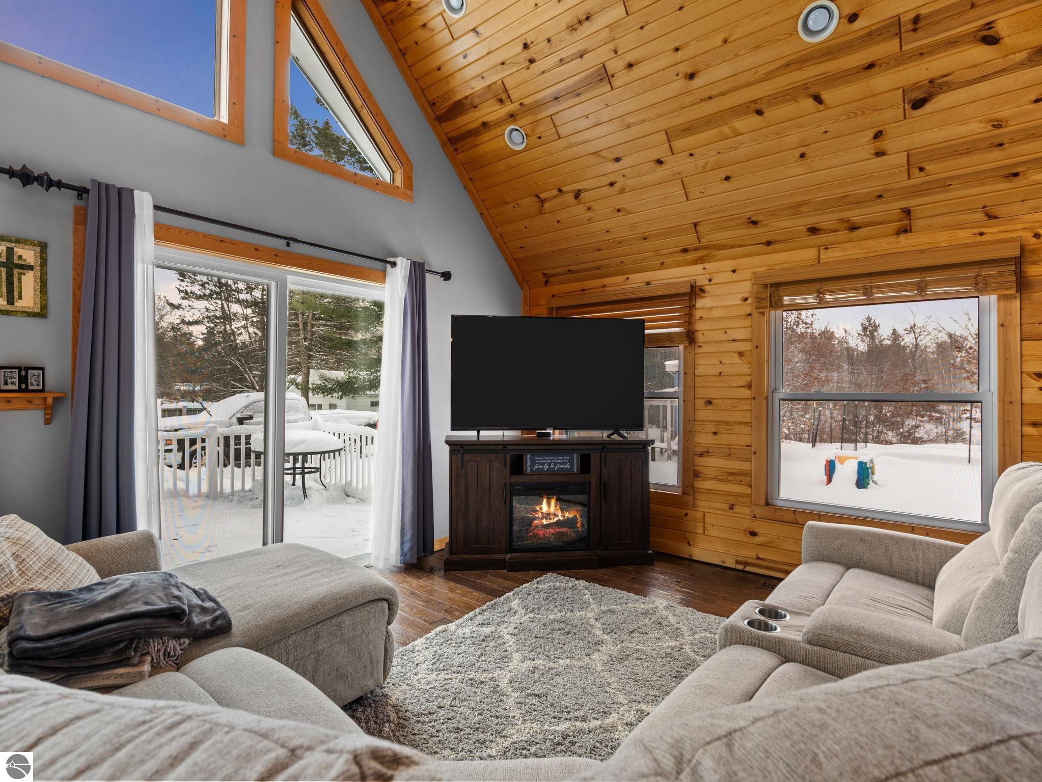 9131 W Jennings Road, Lake City, MI 49651 — Photo 8