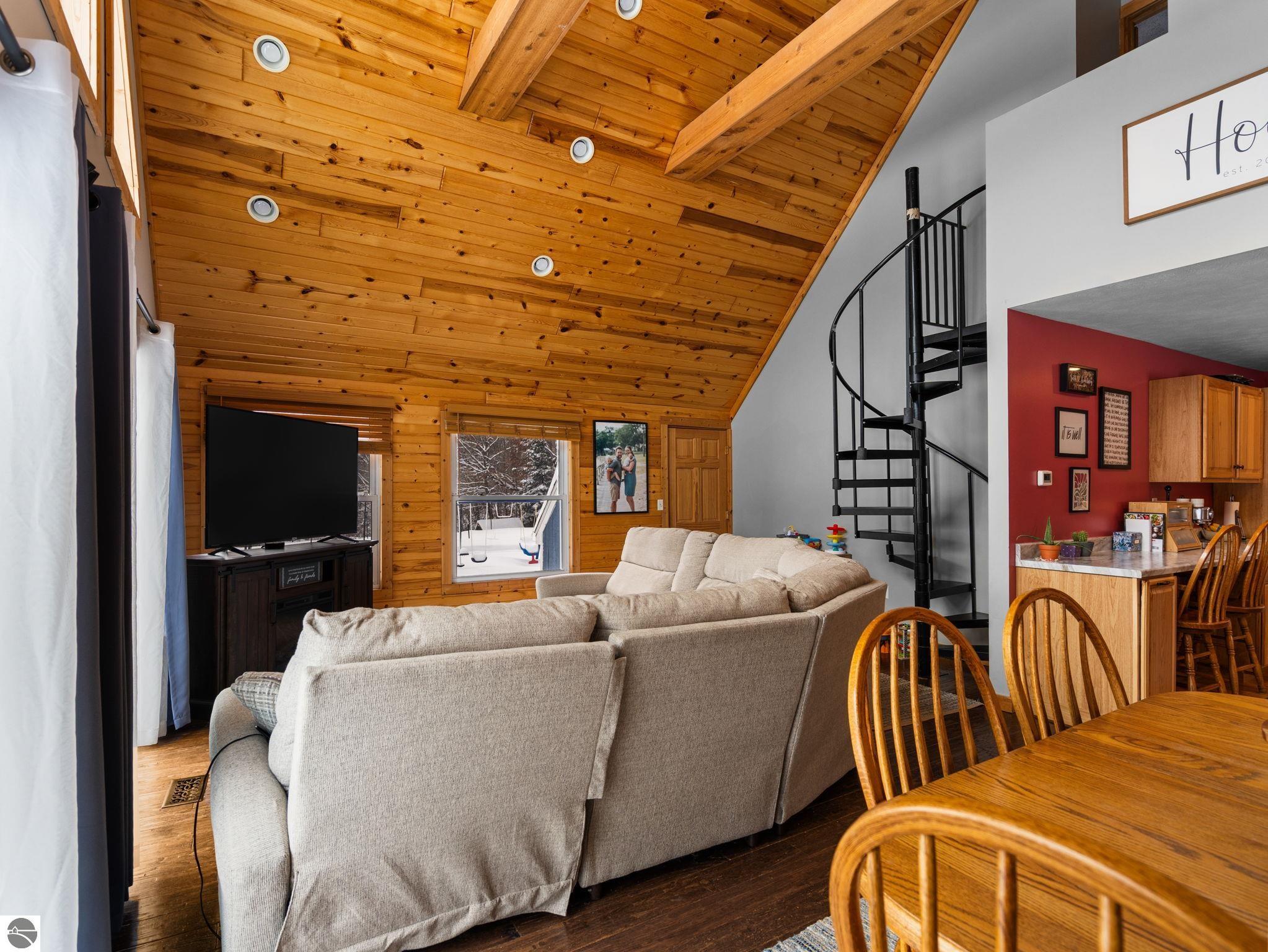 9131 W Jennings Road, Lake City, MI 49651 — Photo 10