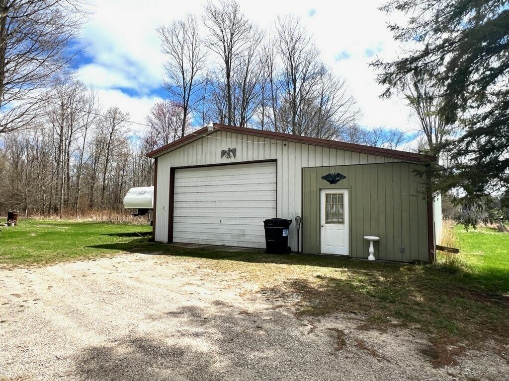 Homes for sale in Holland Township Missaukee, MI | 8815 S Young Rd, Holland Township Missaukee, MI 49632 | MLS# 78080054405