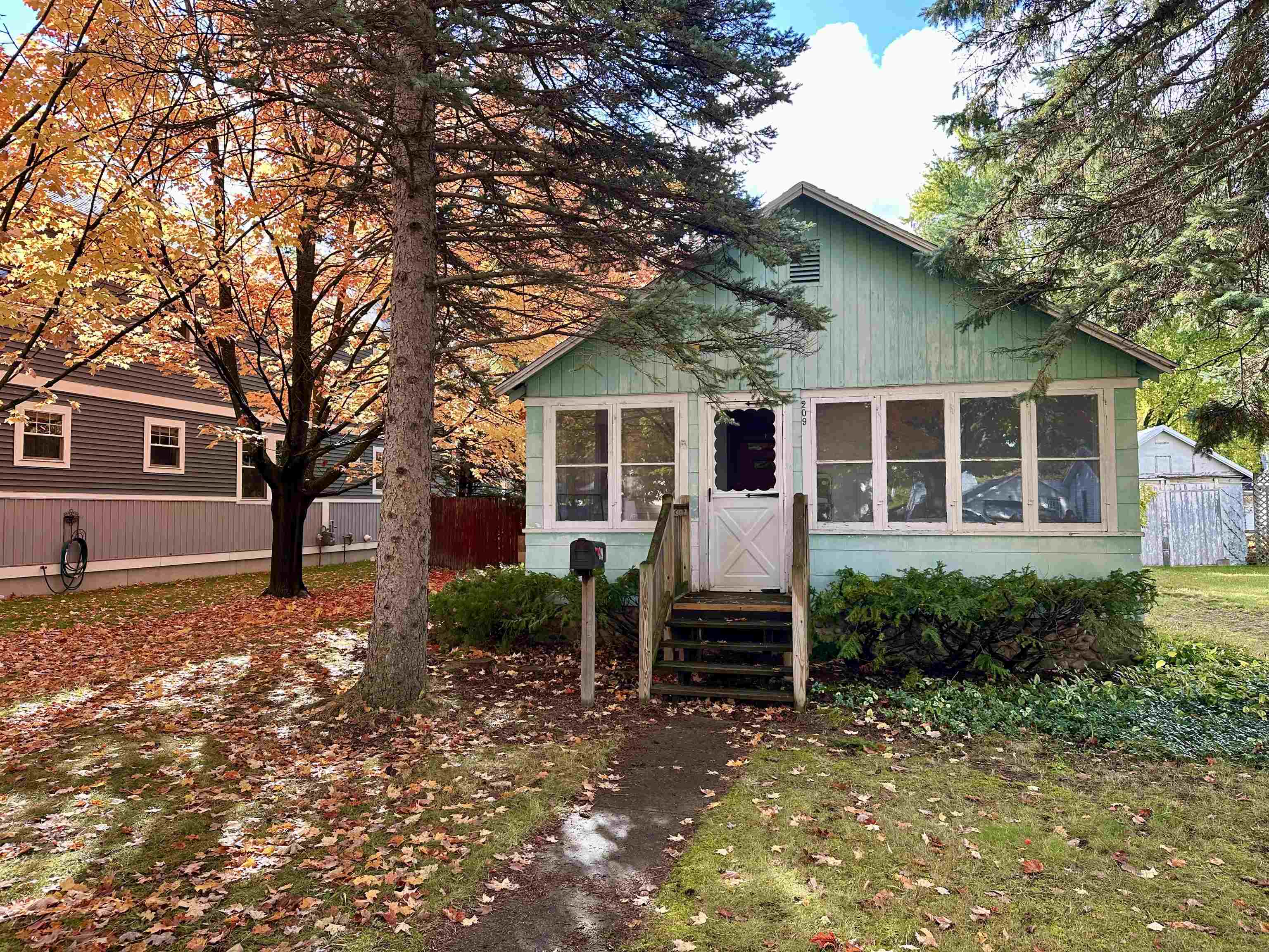 Homes for sale in Traverse City City Grand Traverse, MI | 209 W Fifteenth St, Traverse City City Grand Traverse, MI 49684 | MLS# 78080063353